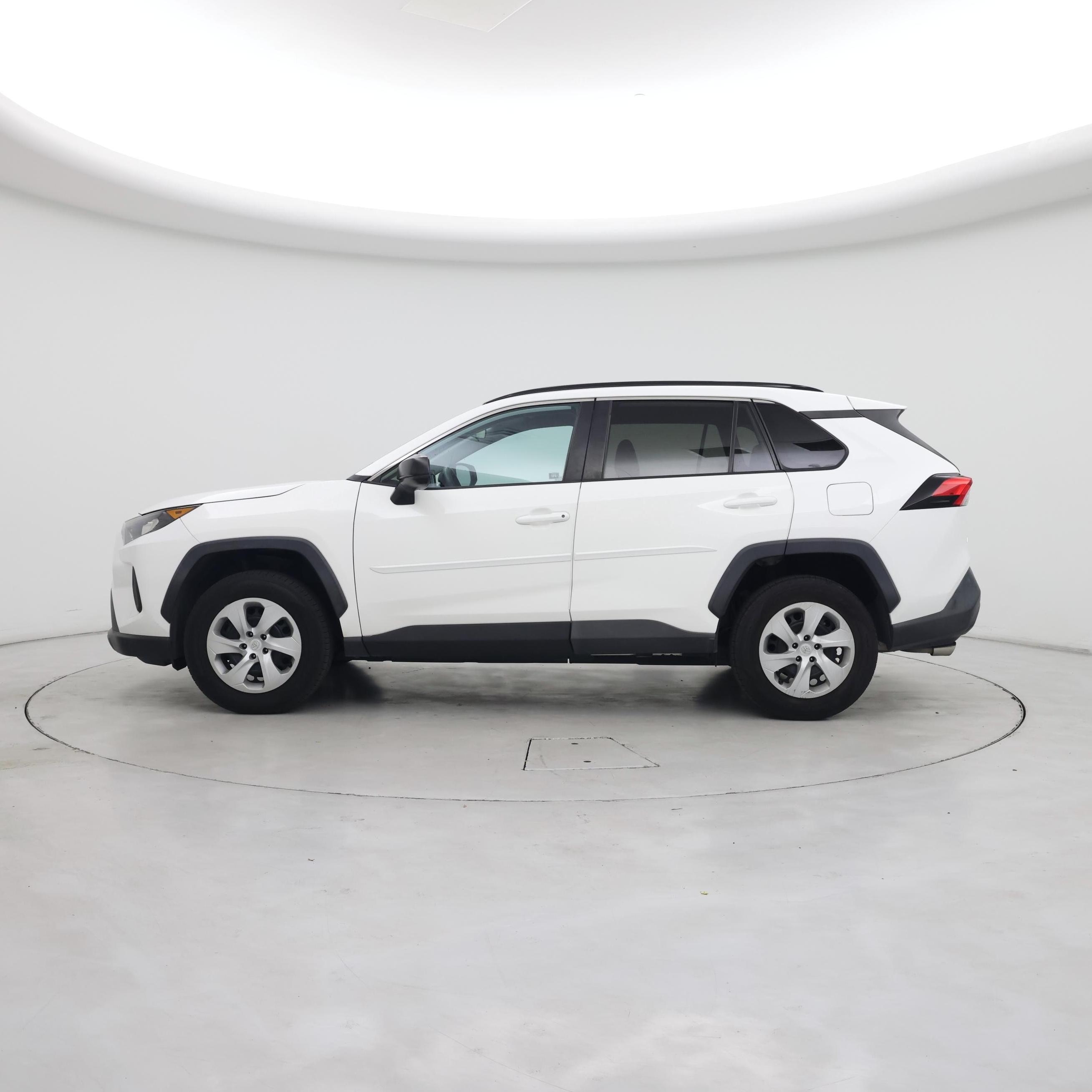 Thumbnail: 2019 Toyota RAV4 - 3