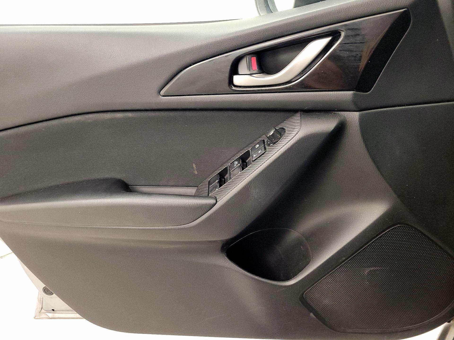 Thumbnail: 2016 Mazda Mazda3 - 12