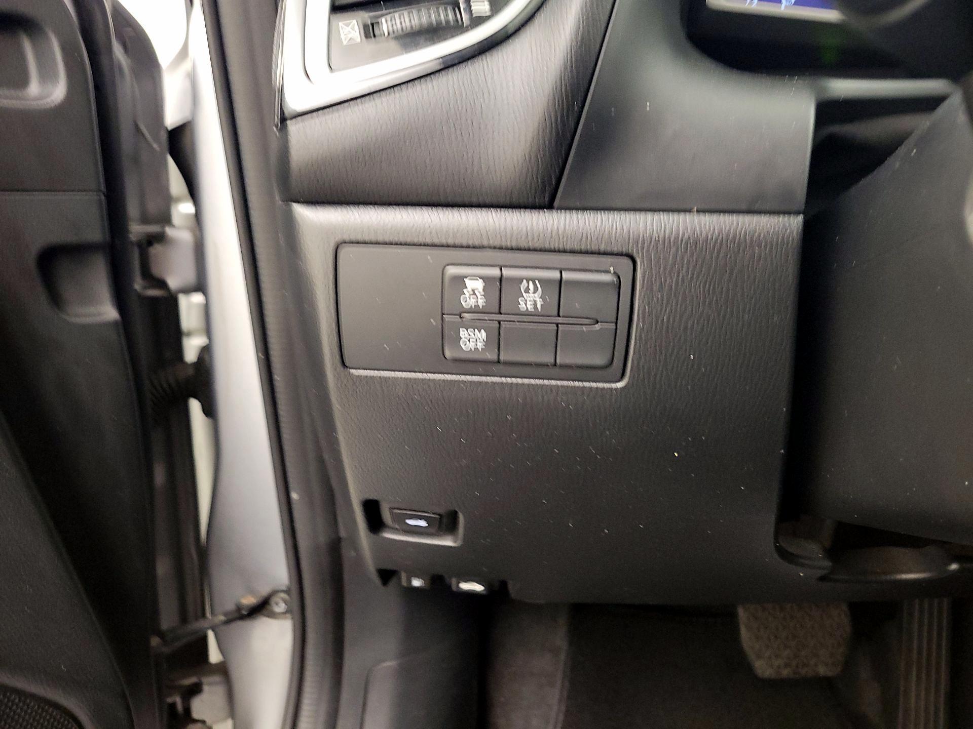 Thumbnail: 2016 Mazda Mazda3 - 13