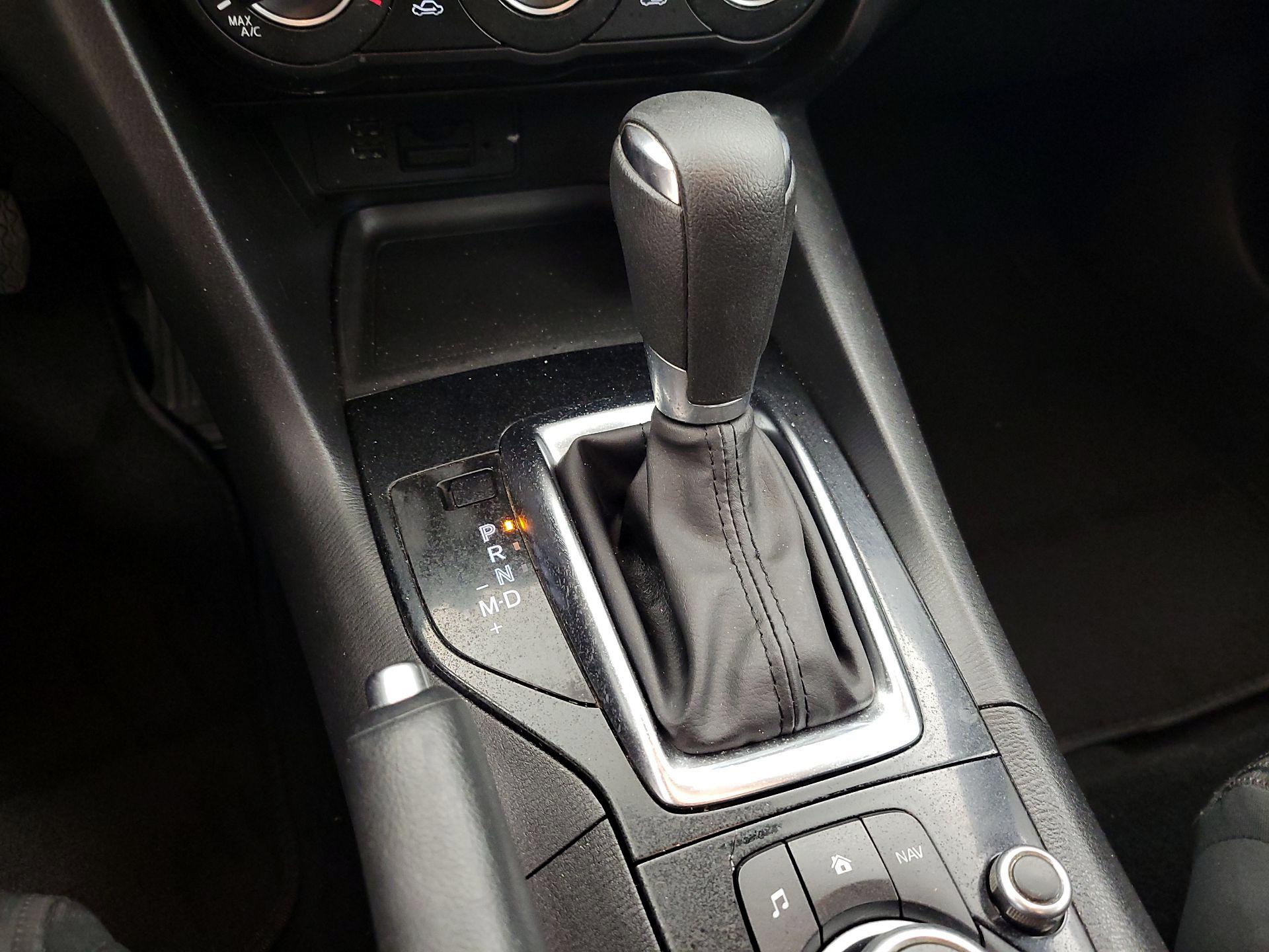 Thumbnail: 2016 Mazda Mazda3 - 17