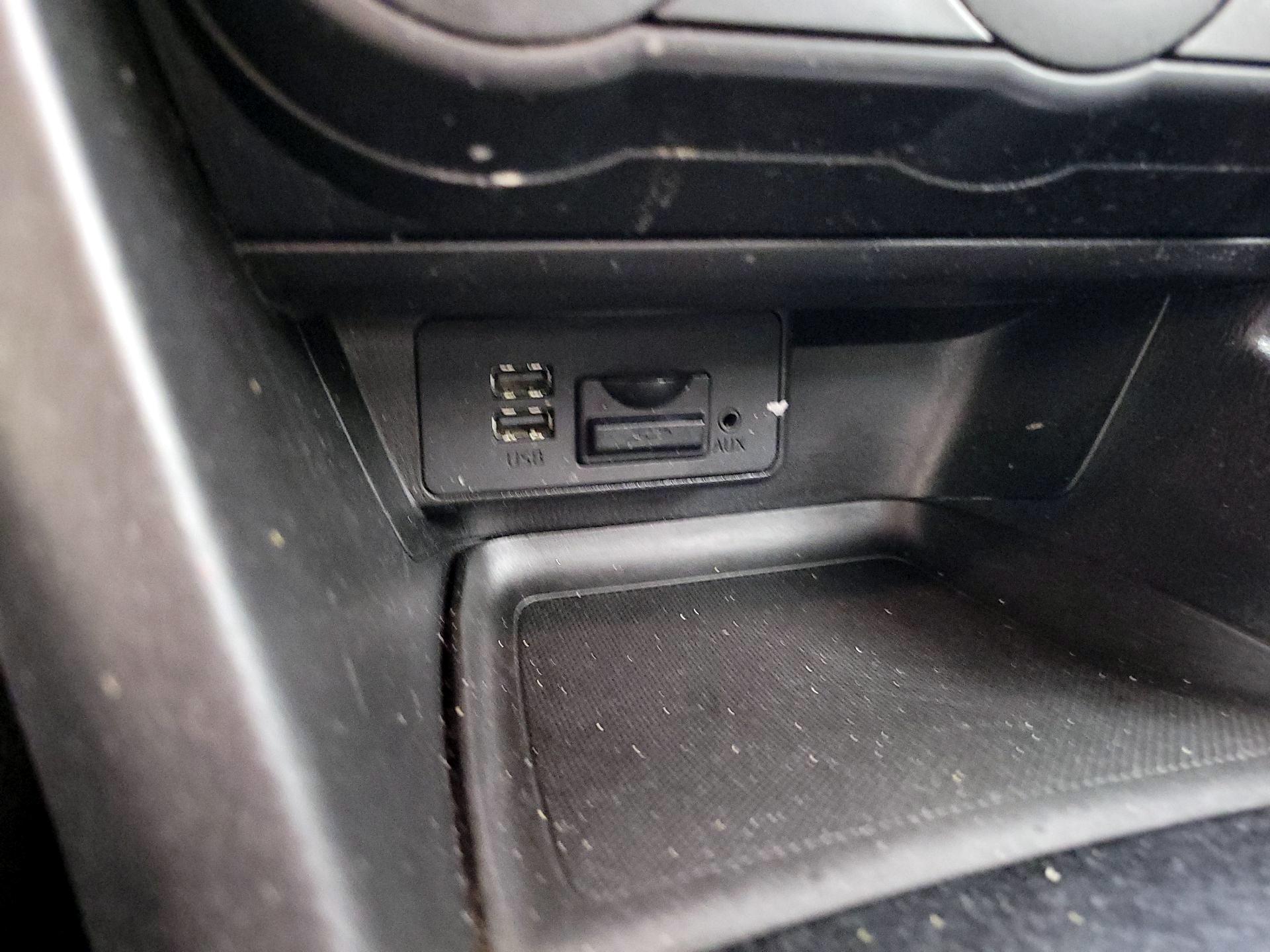 Thumbnail: 2016 Mazda Mazda3 - 18