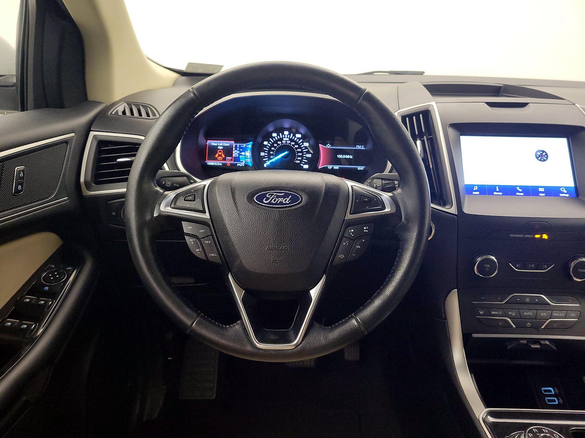 Thumbnail: 2020 Ford Edge - 10