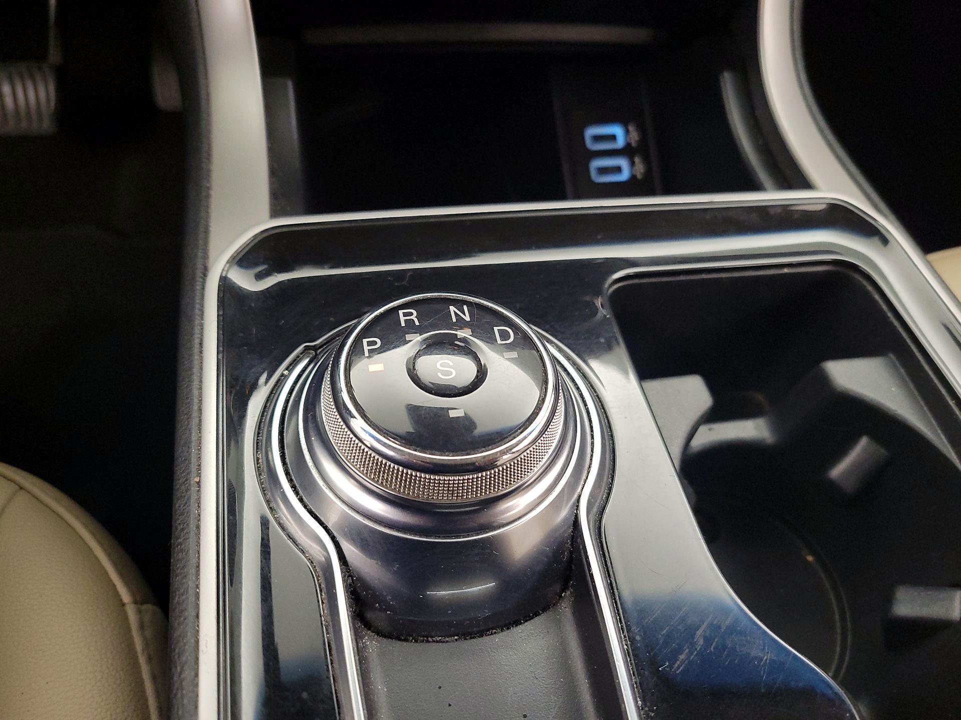 Thumbnail: 2020 Ford Edge - 19