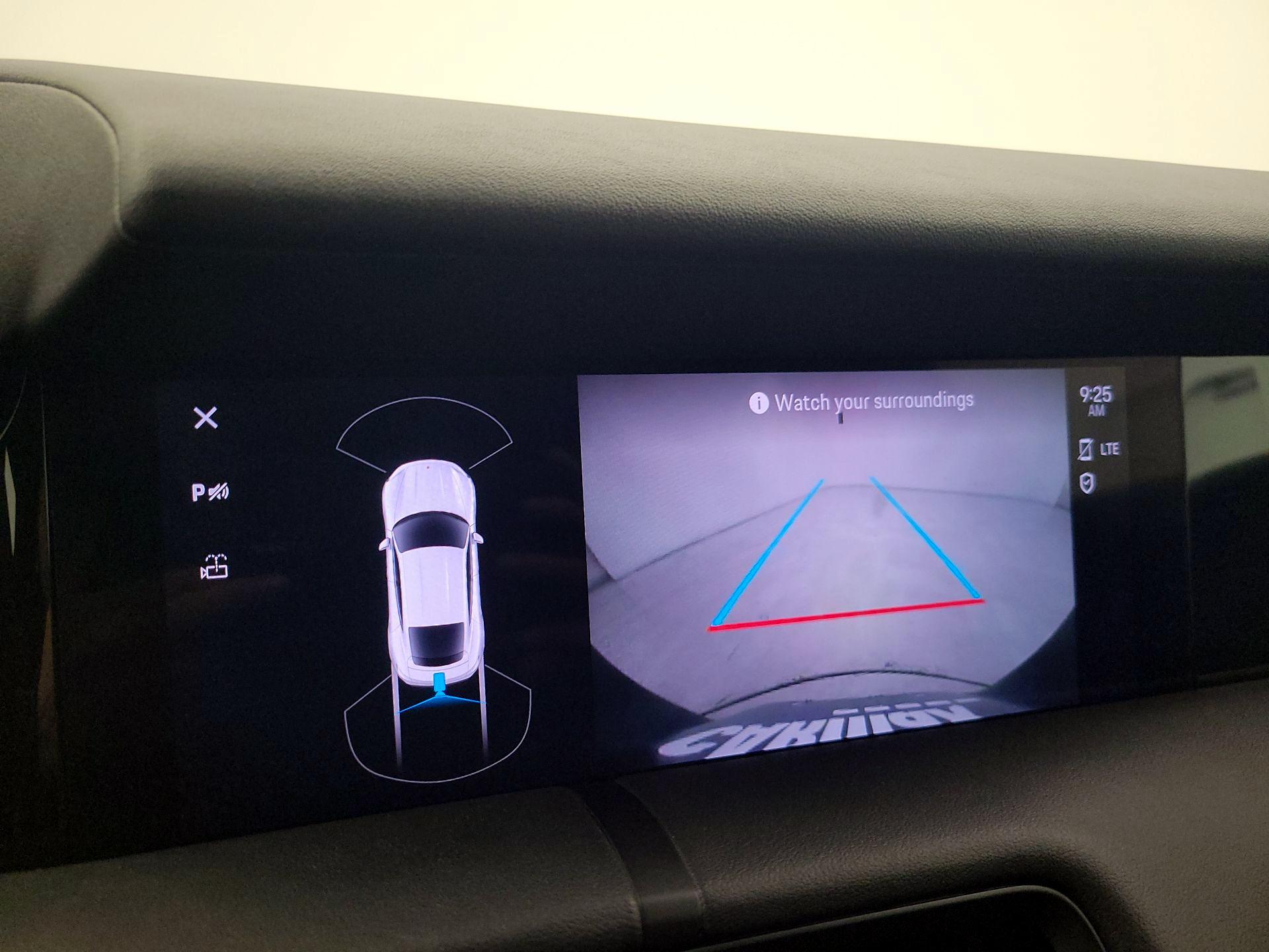 Thumbnail: 2023 Porsche Taycan - 15