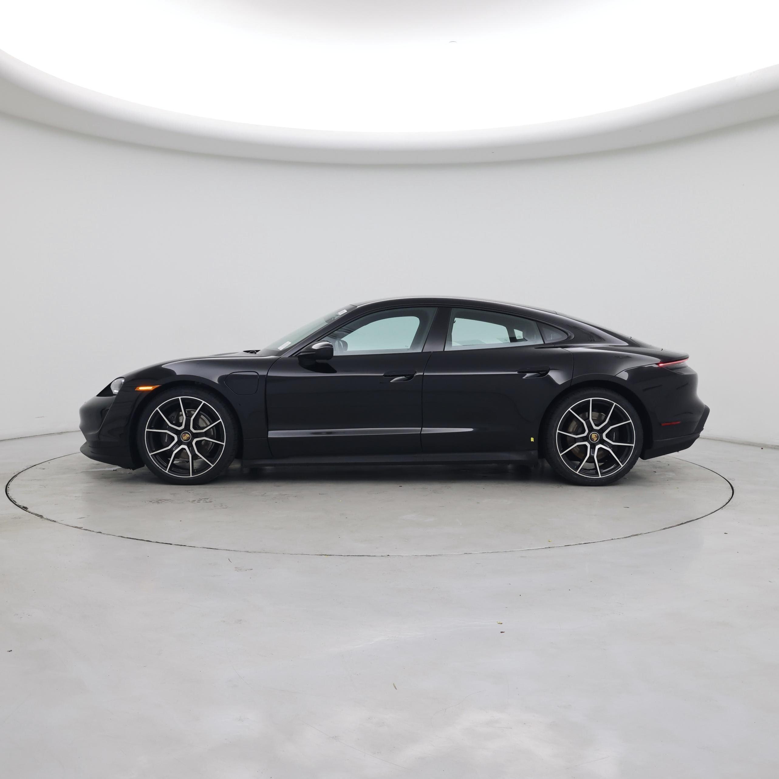 Thumbnail: 2023 Porsche Taycan - 3