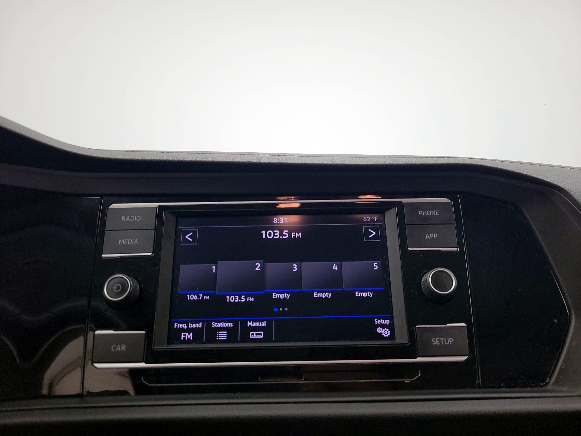 Thumbnail: 2019 Volkswagen Jetta - 15