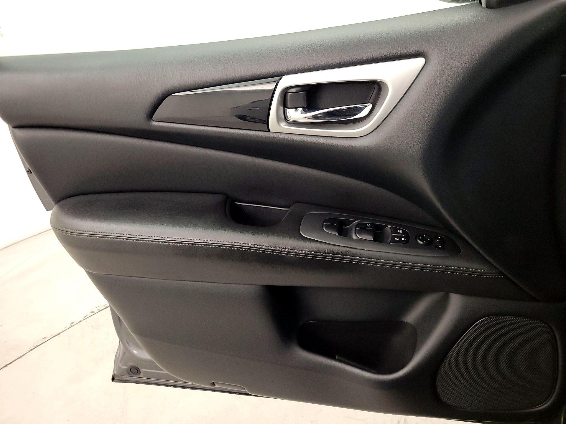 Thumbnail: 2018 Nissan Pathfinder - 12