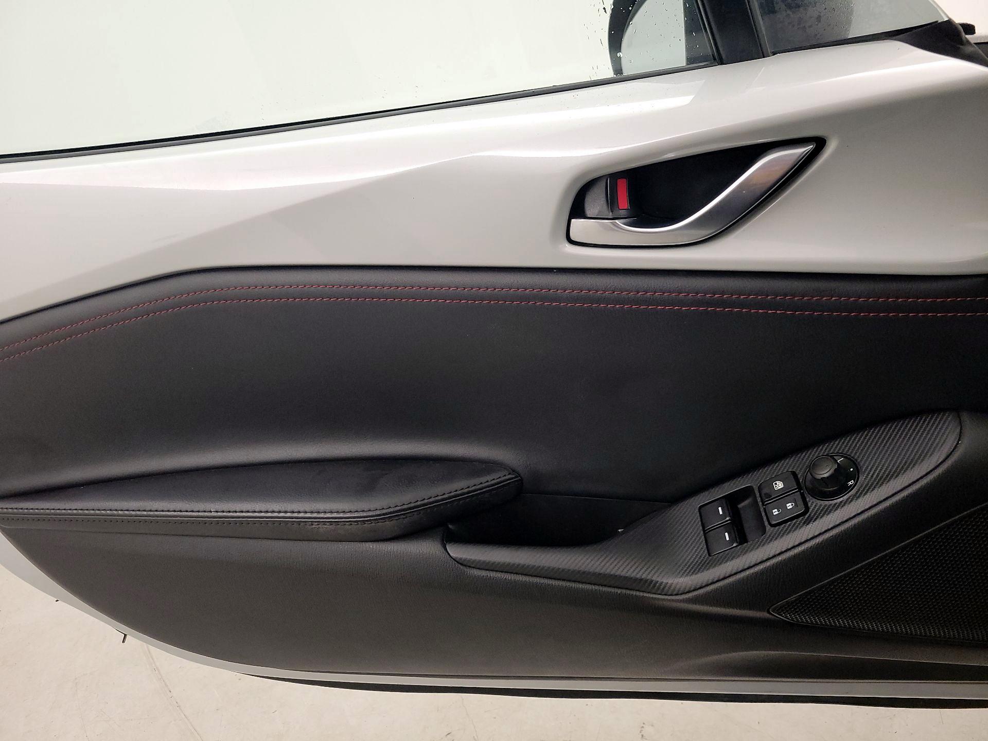 Thumbnail: 2017 Mazda MX-5 Miata - 12