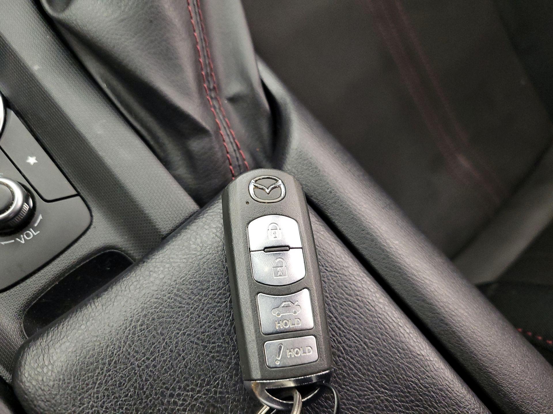 Thumbnail: 2017 Mazda MX-5 Miata - 20