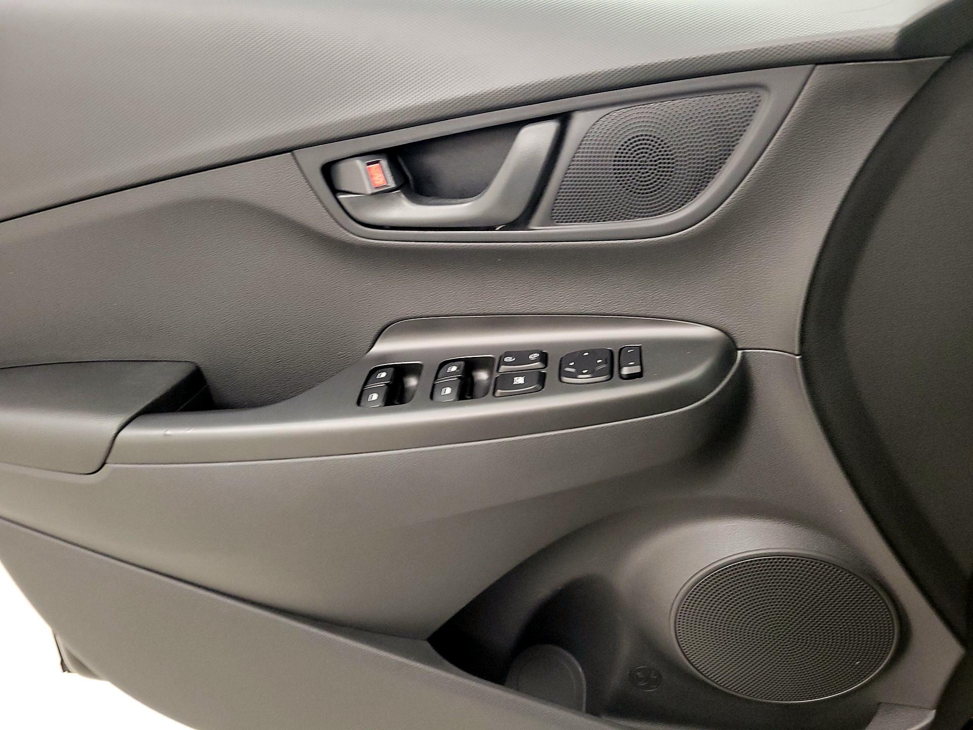 Thumbnail: 2022 Hyundai Kona - 12