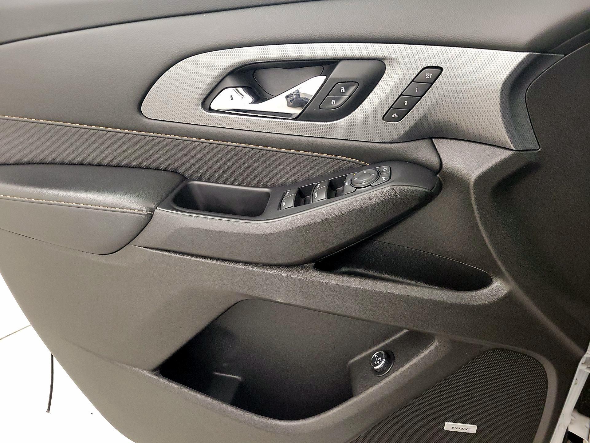 Thumbnail: 2021 Chevrolet Traverse - 12