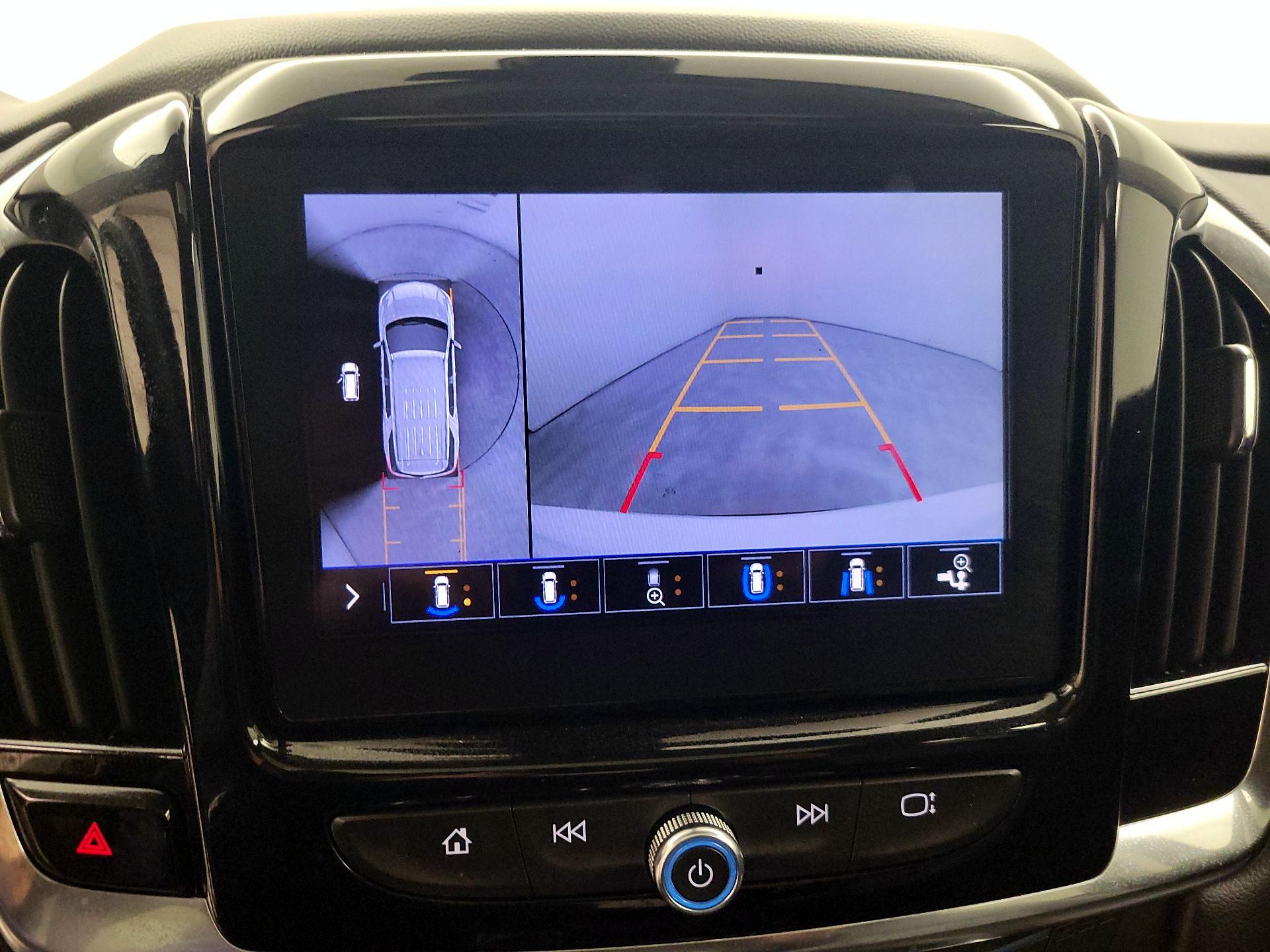 Thumbnail: 2021 Chevrolet Traverse - 15