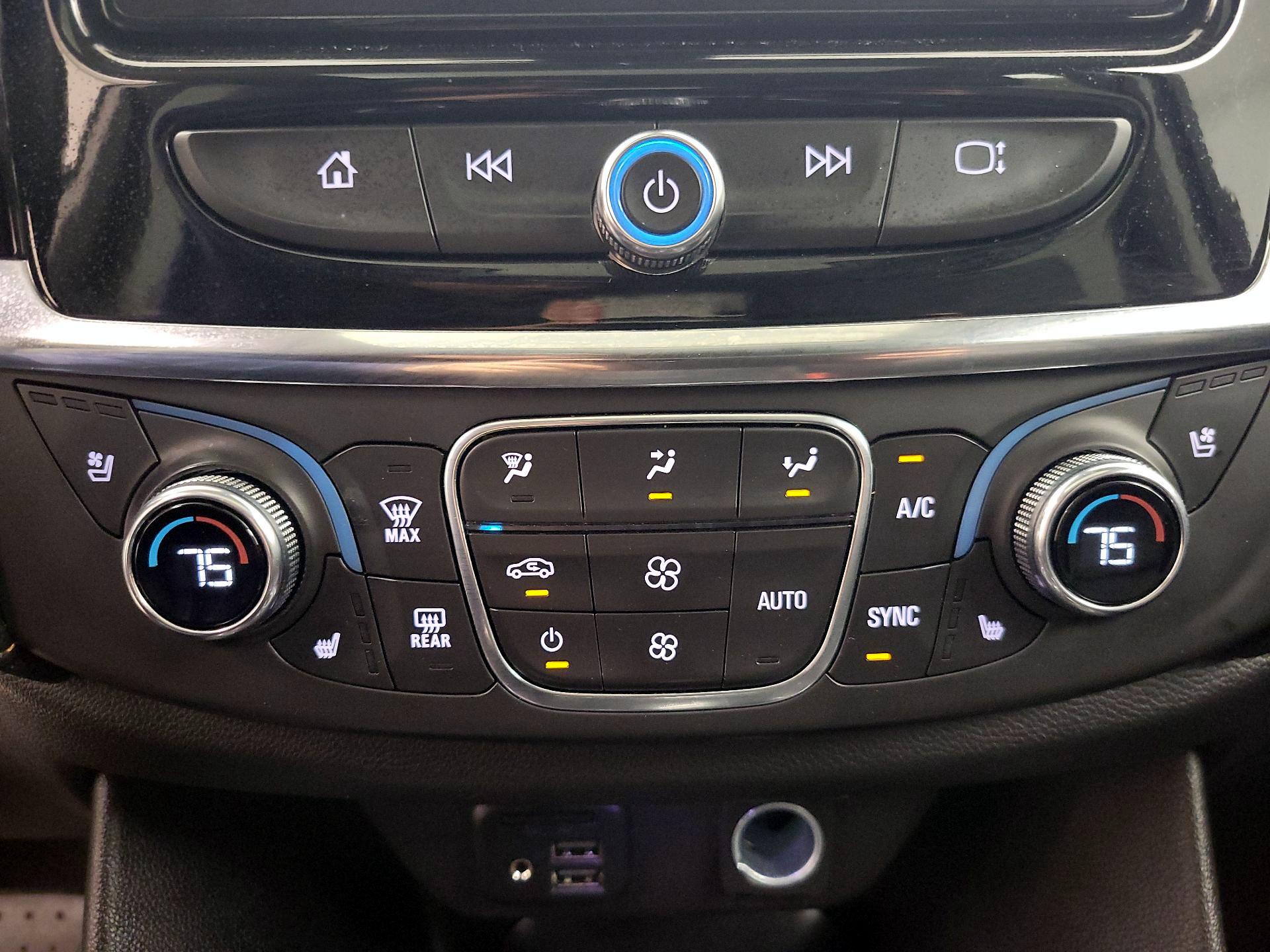 Thumbnail: 2021 Chevrolet Traverse - 17