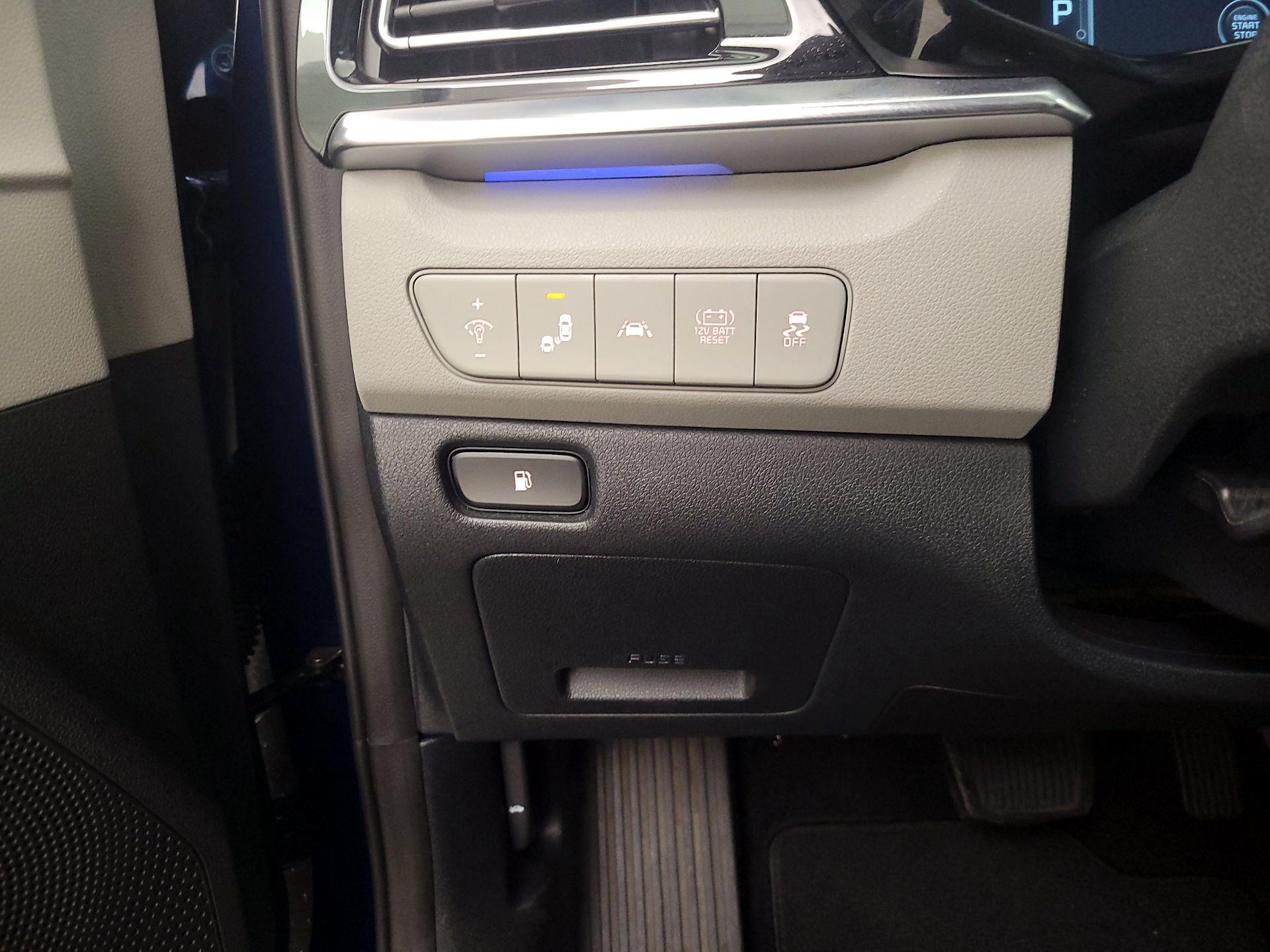 Thumbnail: 2022 Kia Niro - 13