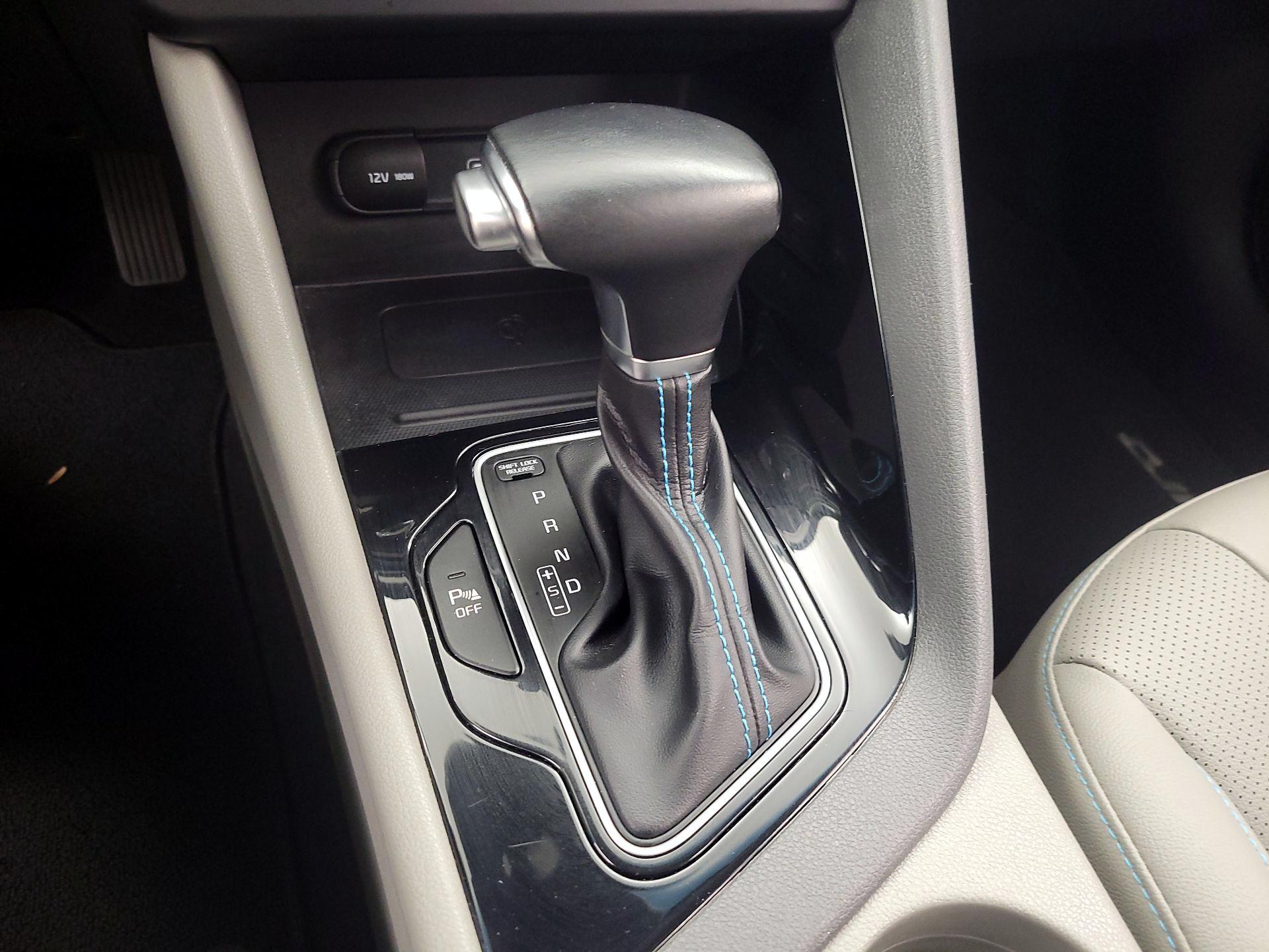 Thumbnail: 2022 Kia Niro - 17