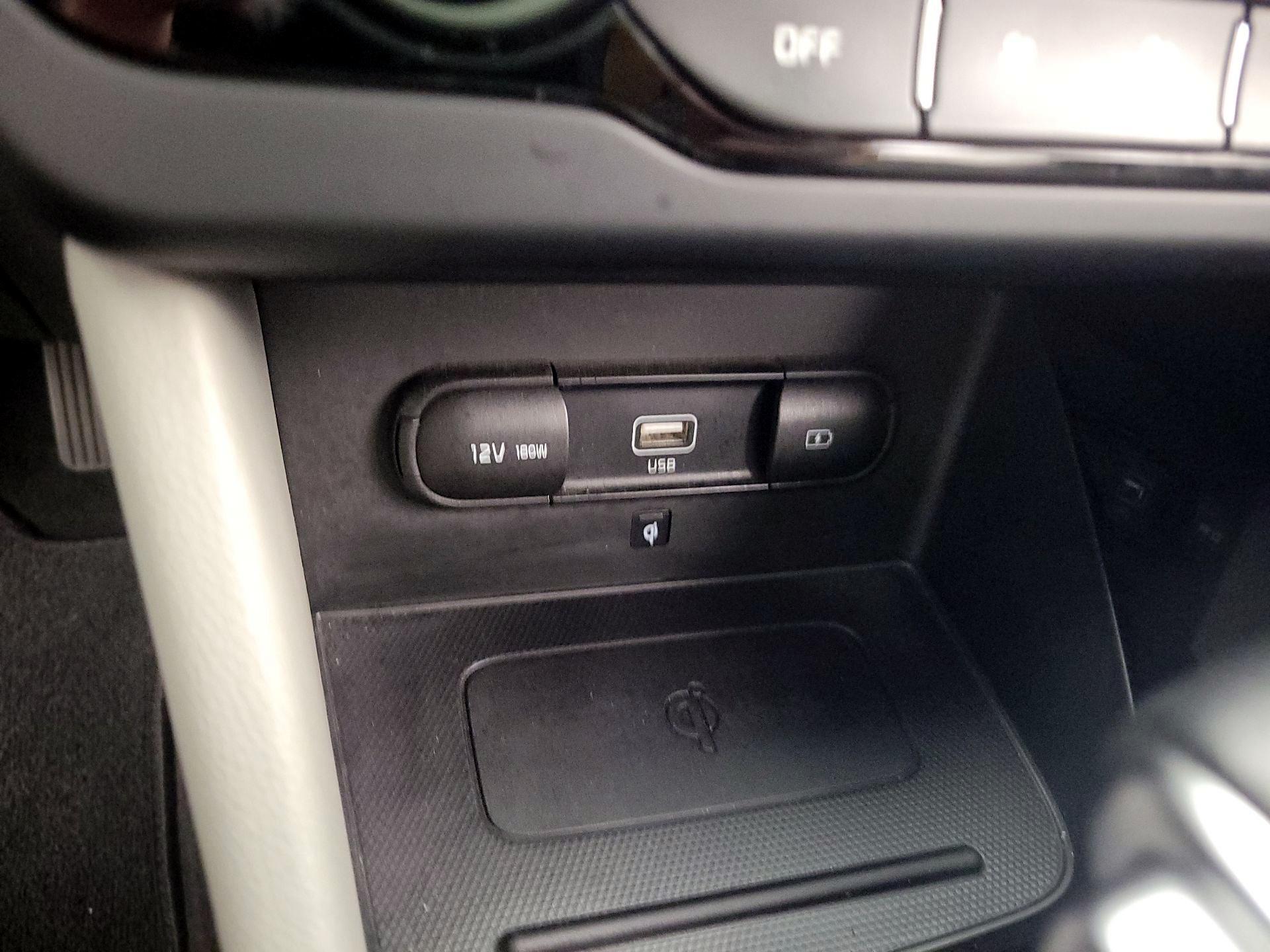 Thumbnail: 2022 Kia Niro - 18