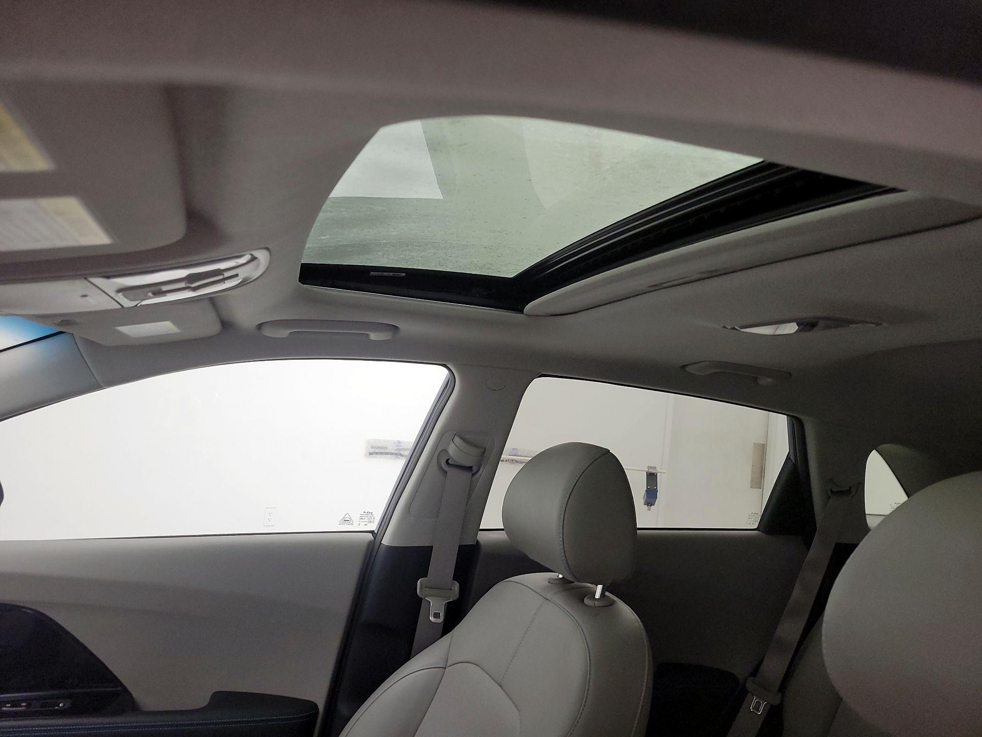 Thumbnail: 2022 Kia Niro - 19