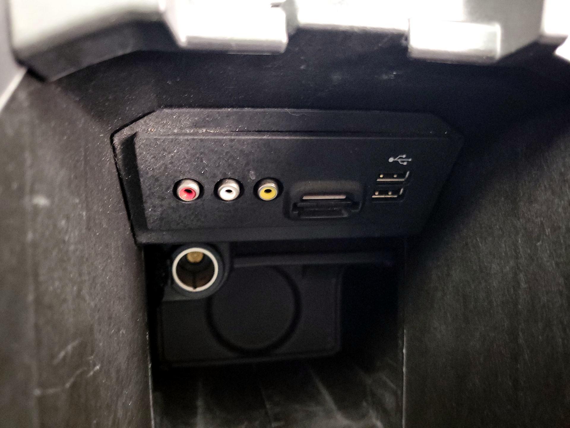 Thumbnail: 2015 Ford C-Max - 17