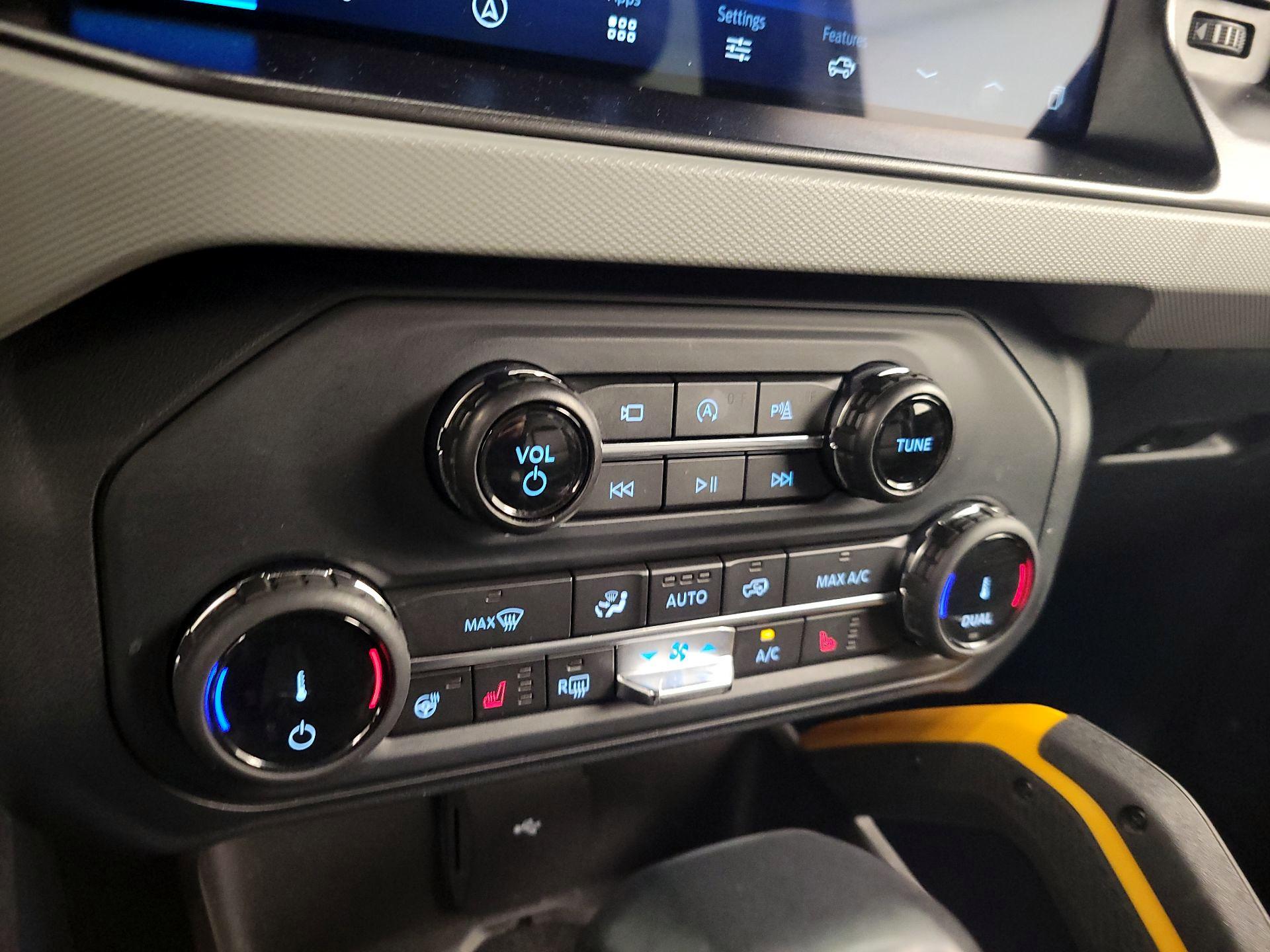 Thumbnail: 2022 Ford Bronco - 17