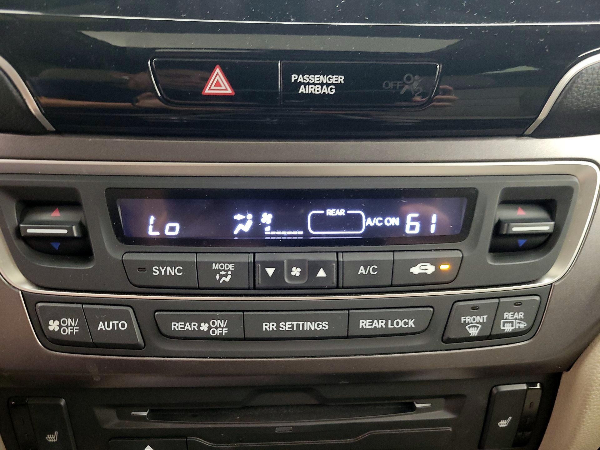 Thumbnail: 2019 Honda Pilot - 17