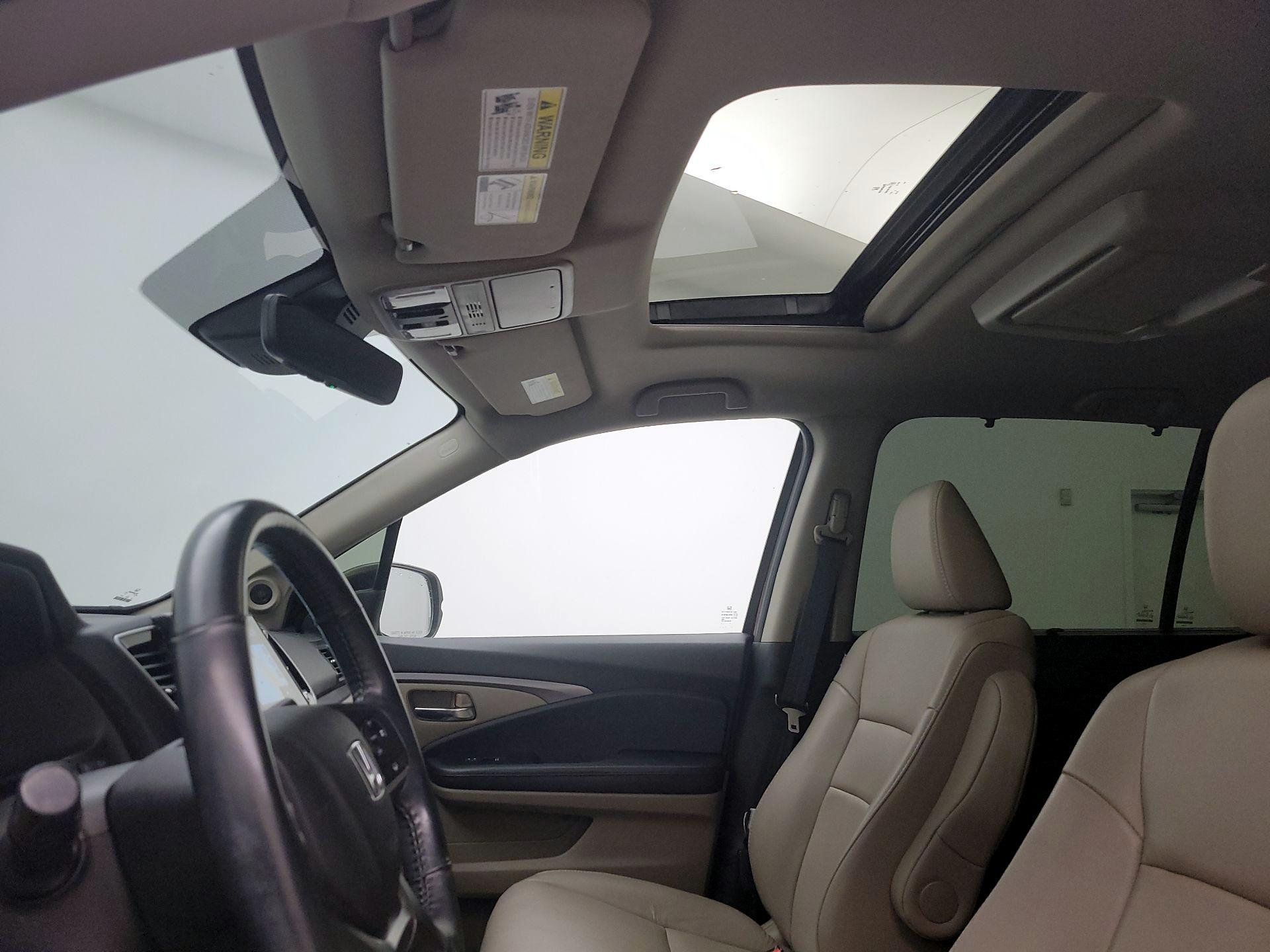 Thumbnail: 2019 Honda Pilot - 20