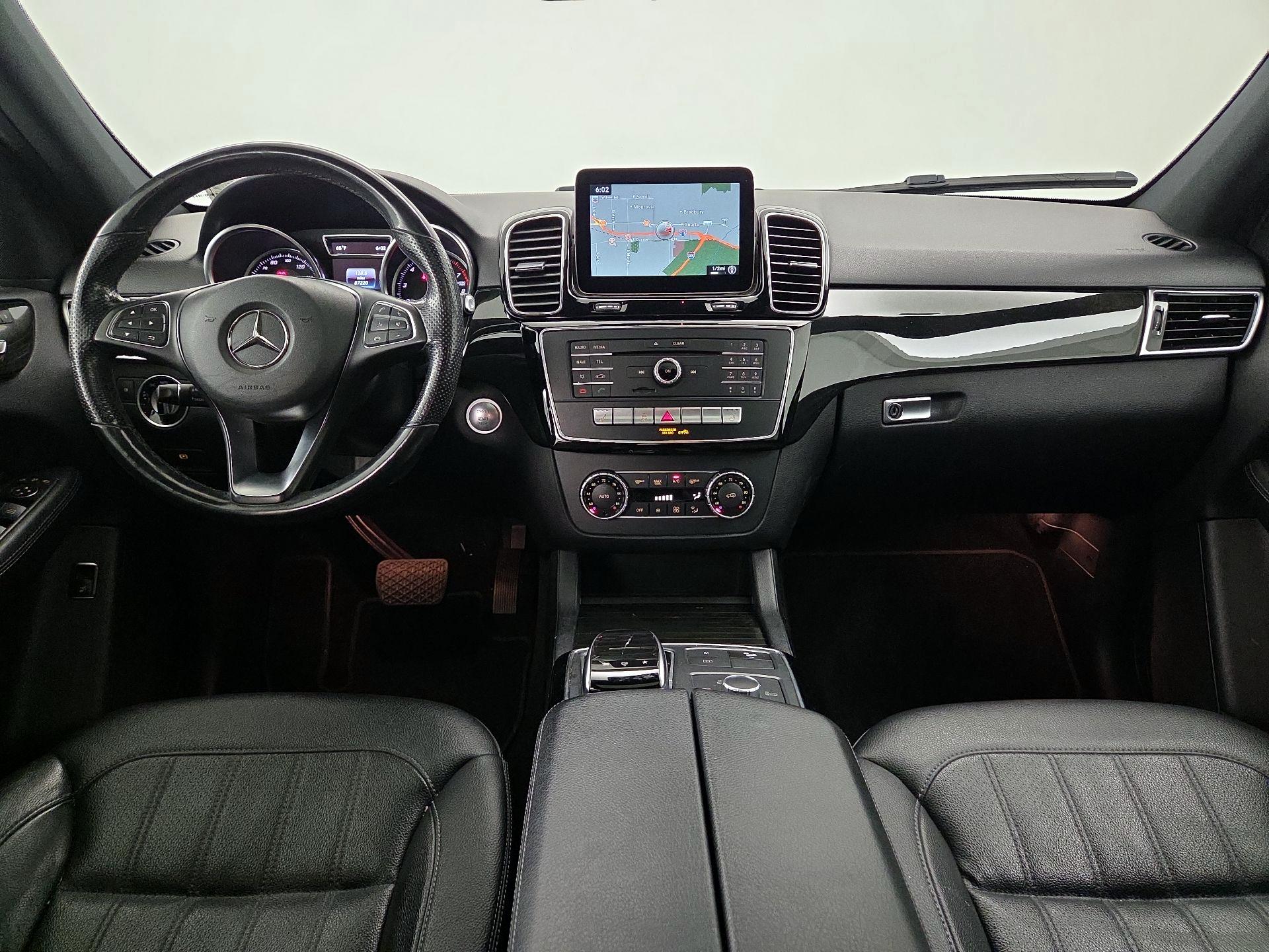 Thumbnail: 2016 Mercedes-Benz GLE - 9