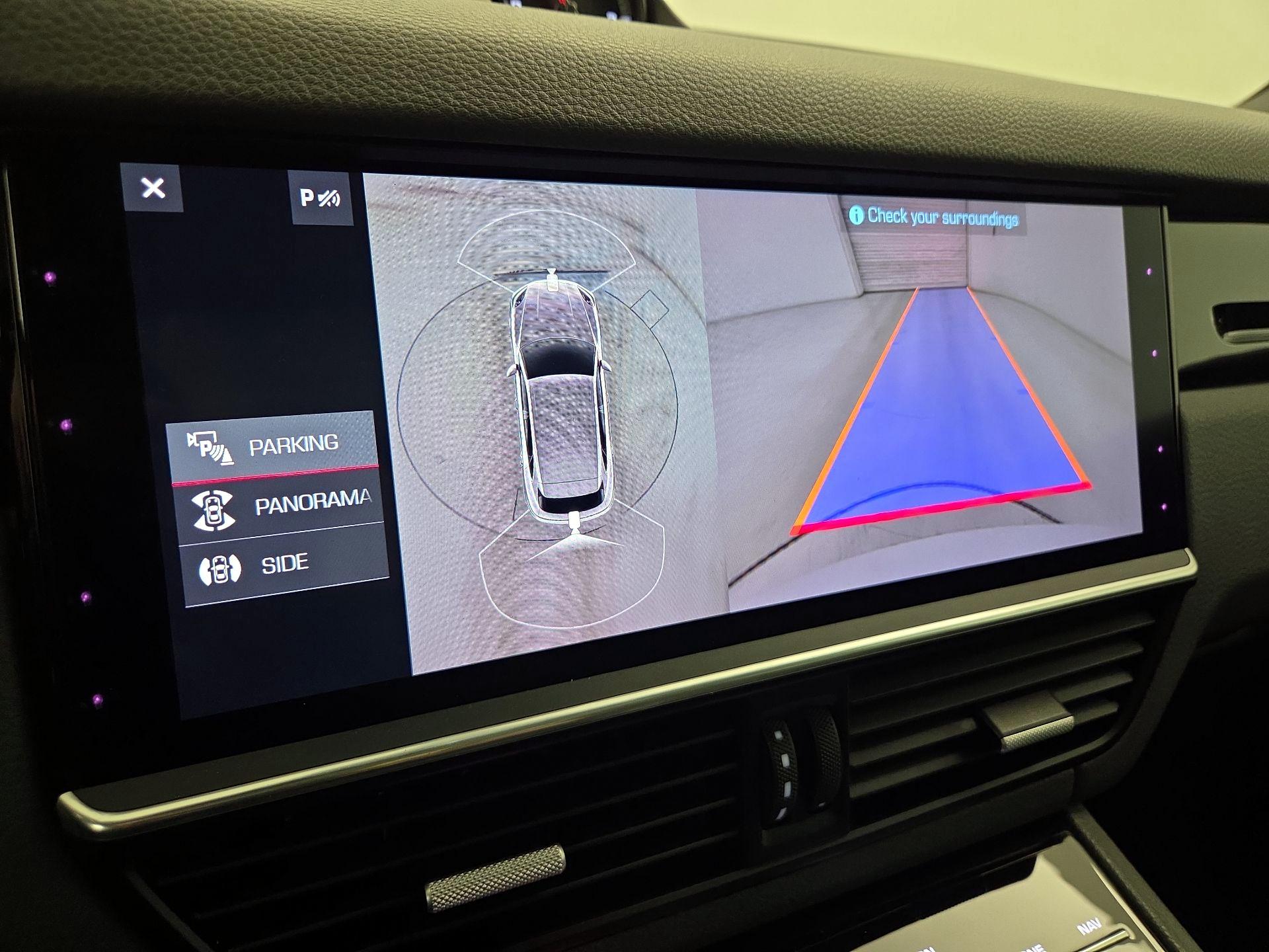 Thumbnail: 2019 Porsche Cayenne - 15