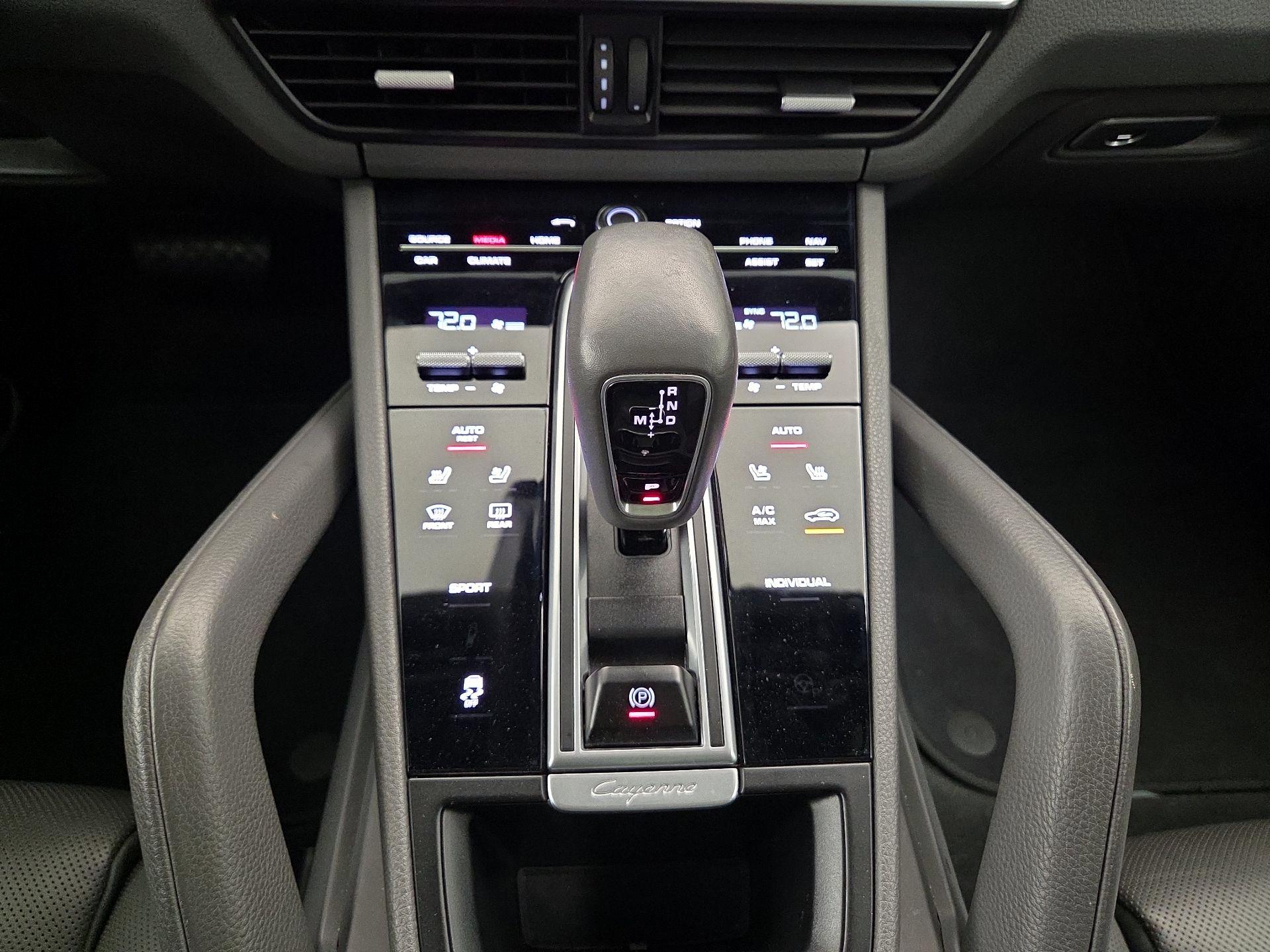 Thumbnail: 2019 Porsche Cayenne - 18