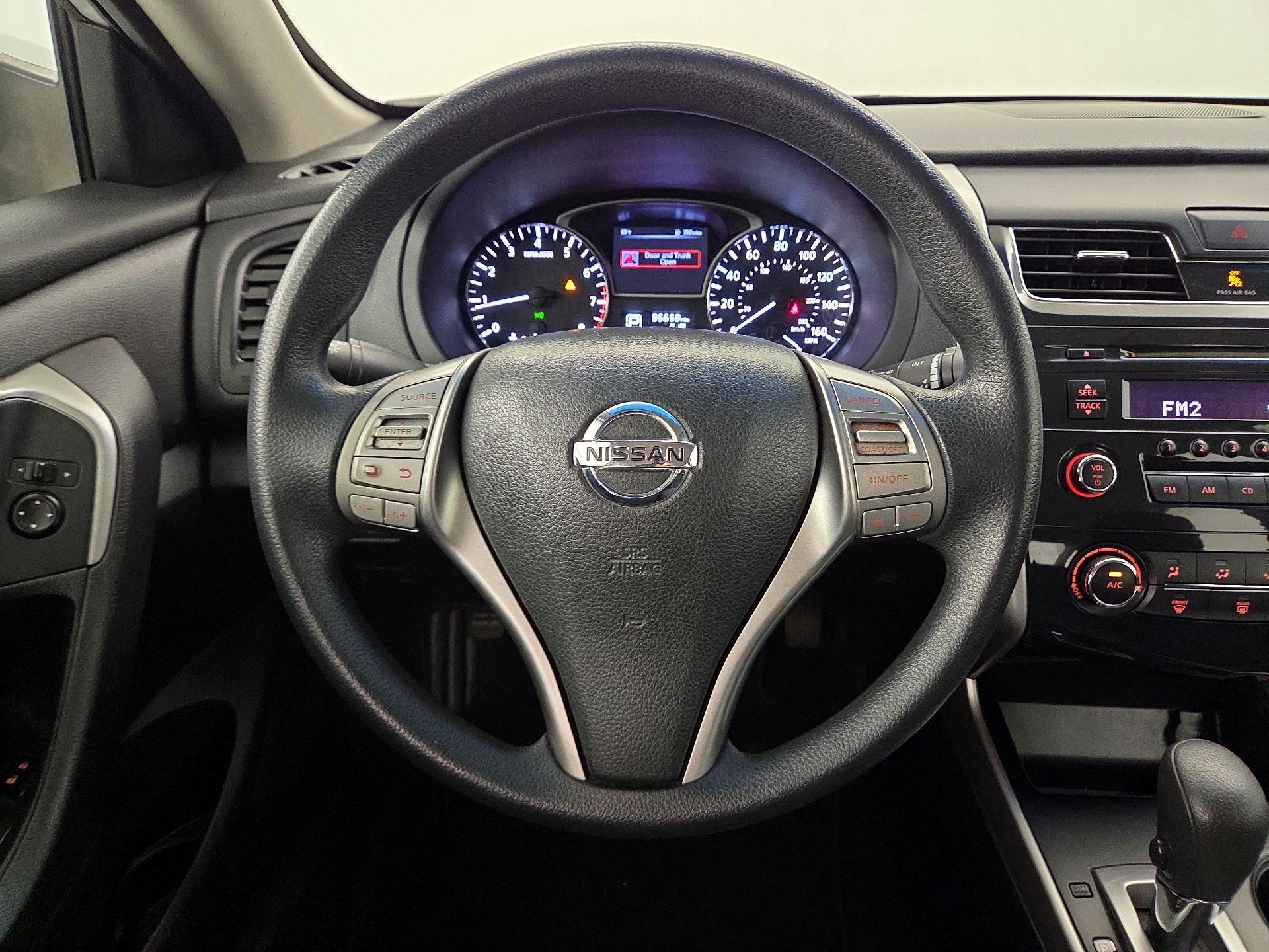 Thumbnail: 2015 Nissan Altima - 9