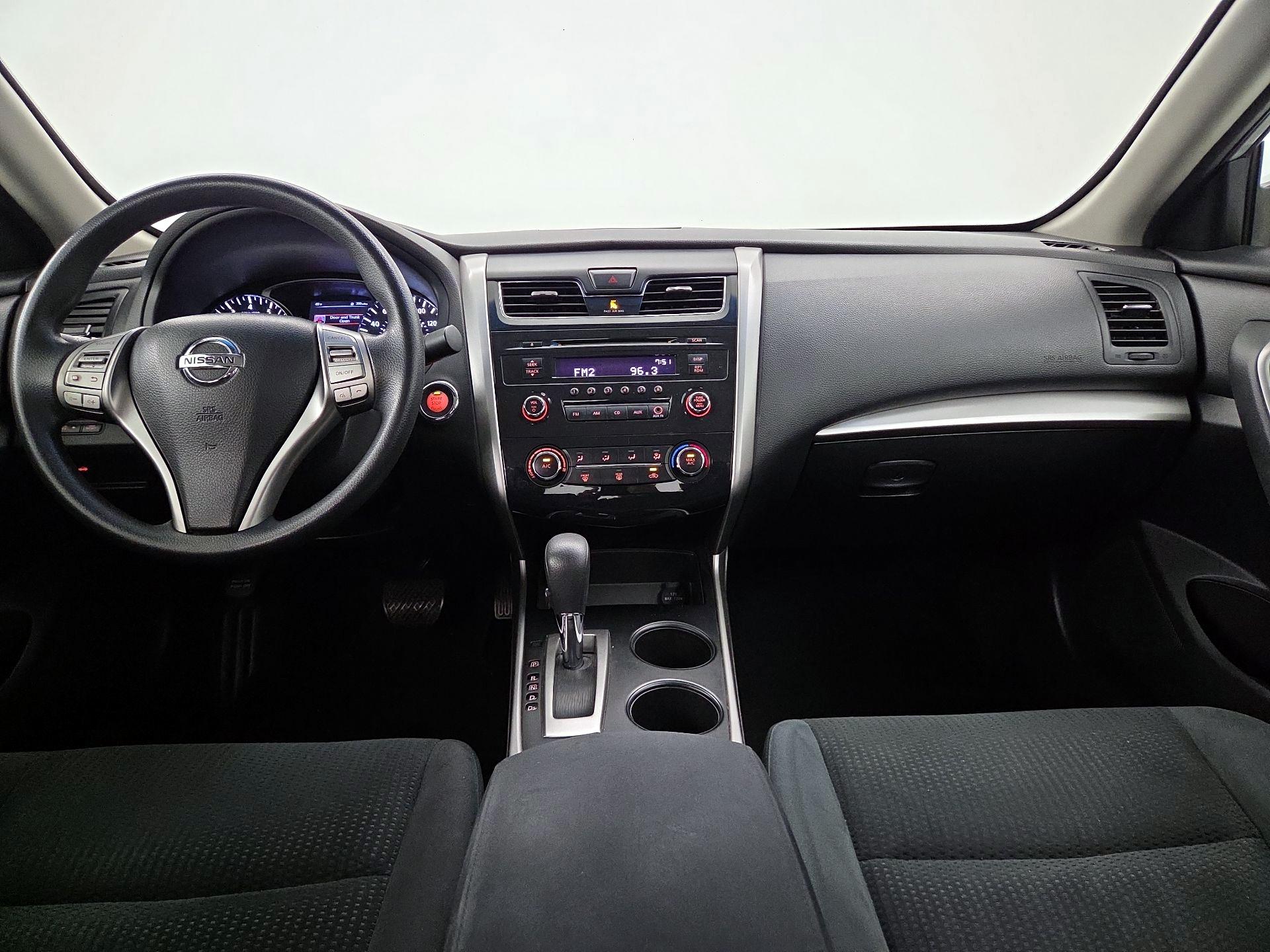 Thumbnail: 2015 Nissan Altima - 11