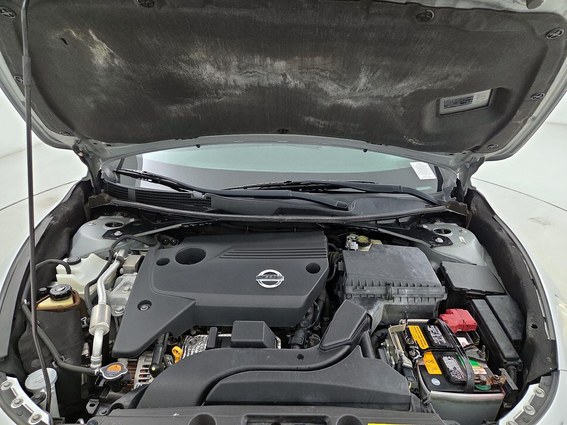 Thumbnail: 2015 Nissan Altima - 20