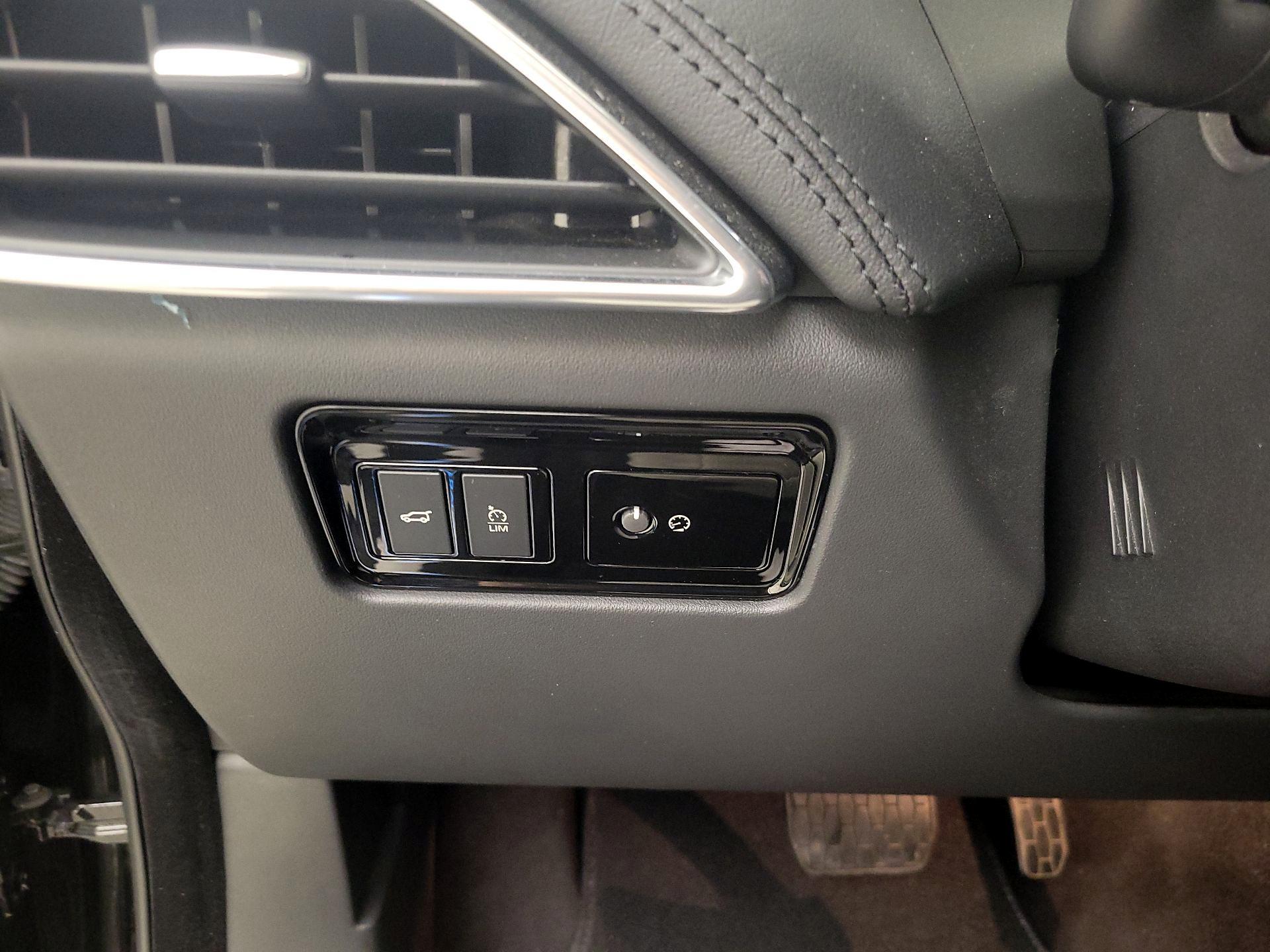 Thumbnail: 2020 Jaguar F-Pace - 13