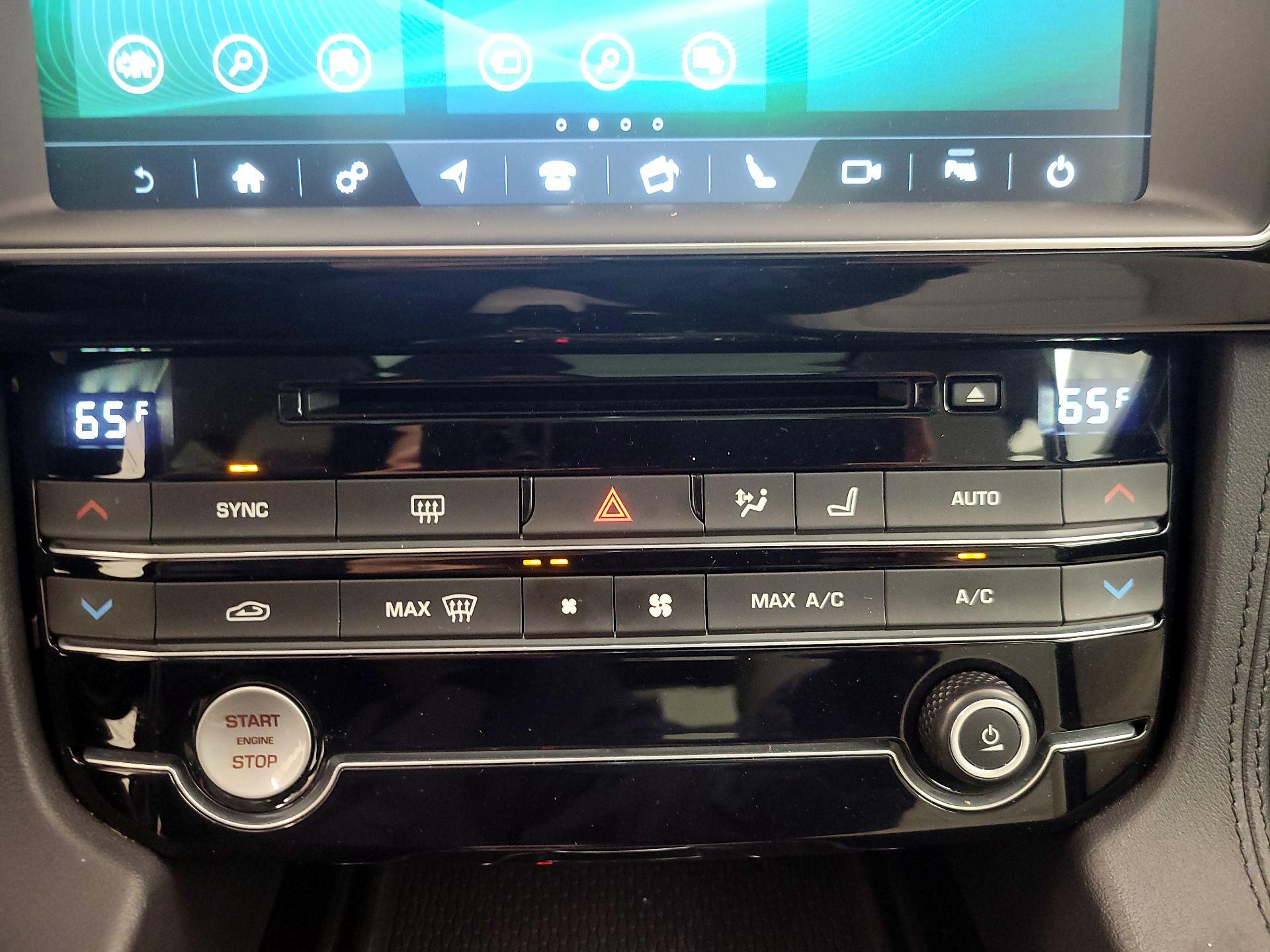 Thumbnail: 2020 Jaguar F-Pace - 17