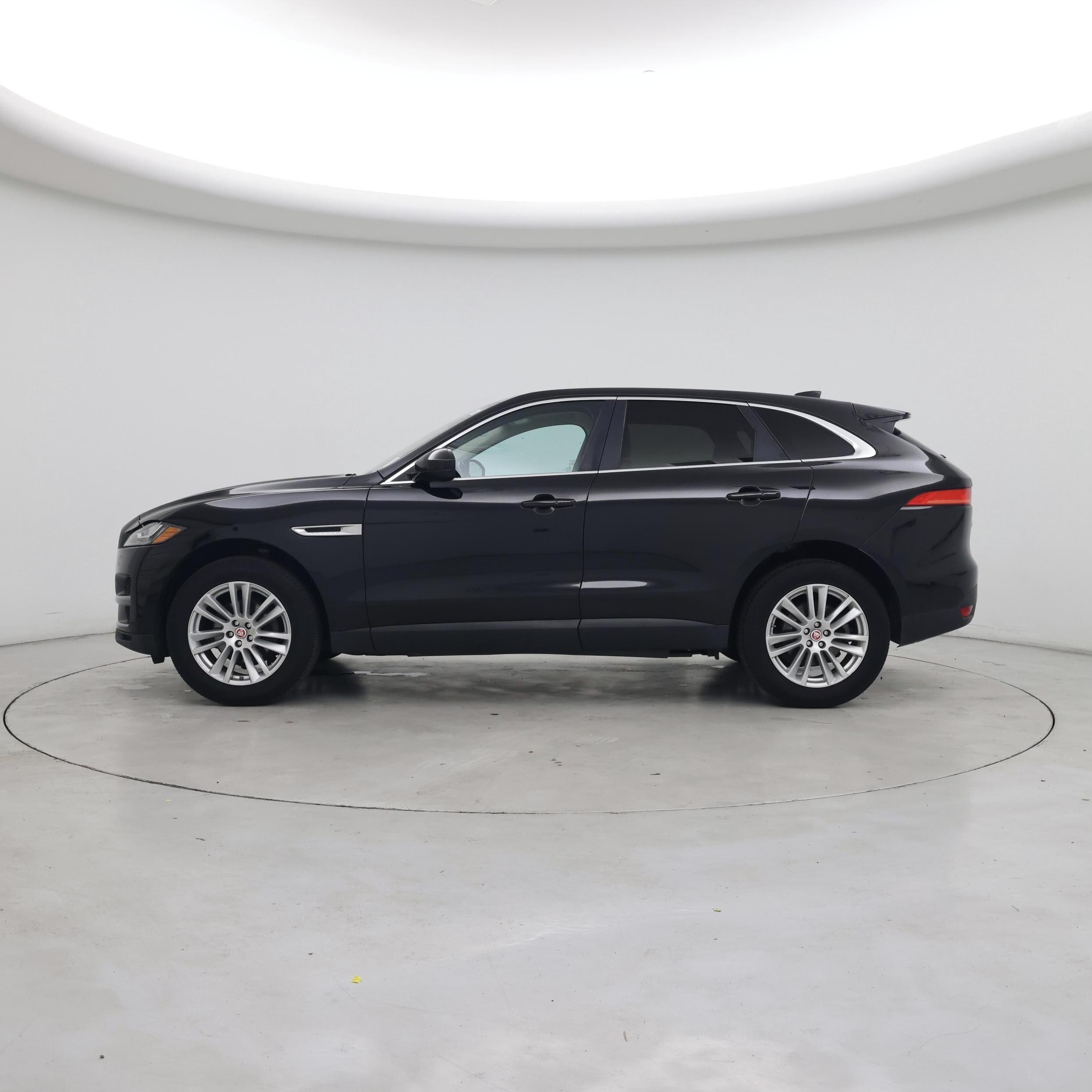Thumbnail: 2020 Jaguar F-Pace - 3