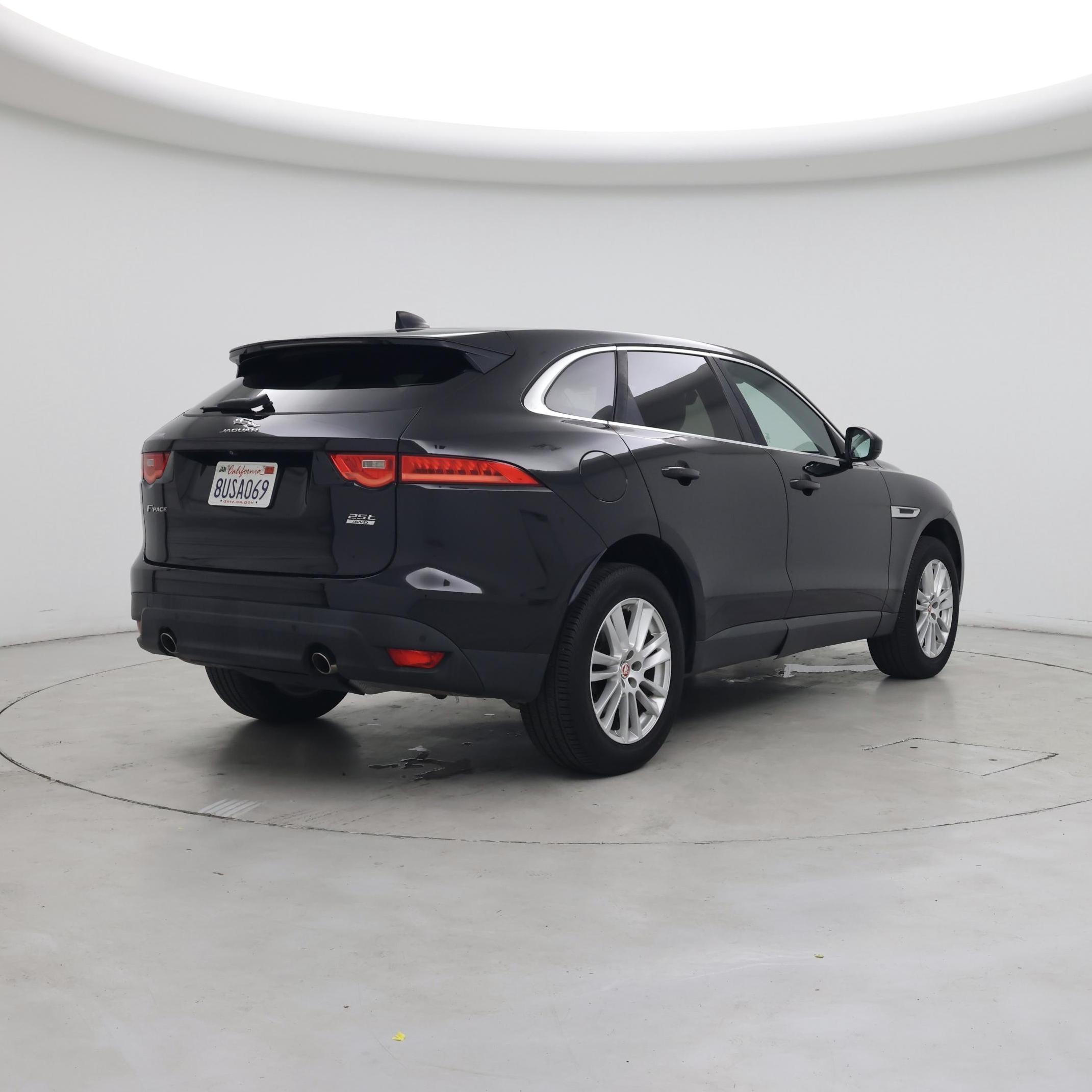 Thumbnail: 2020 Jaguar F-Pace - 8