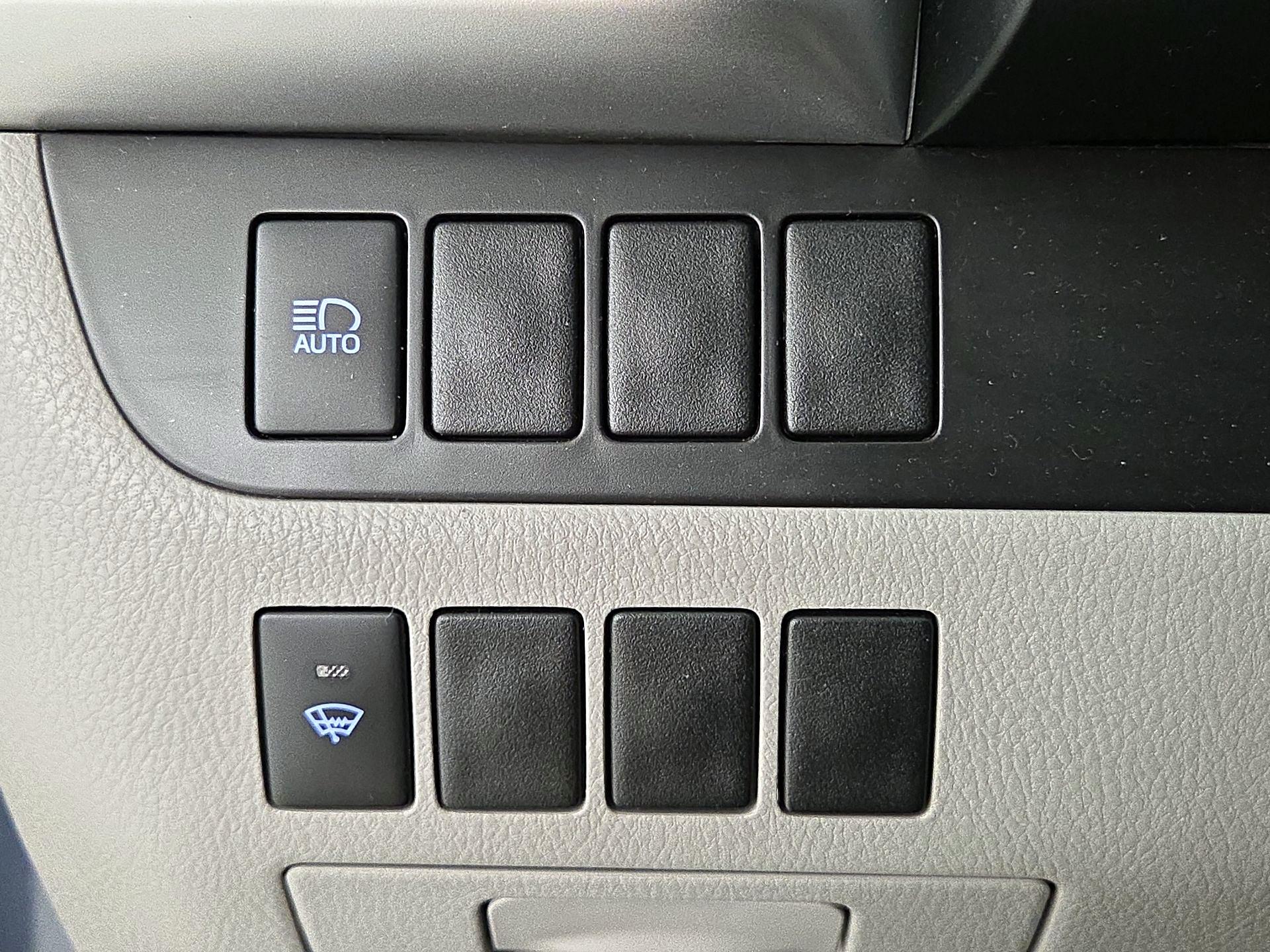 Thumbnail: 2018 Toyota Highlander - 13