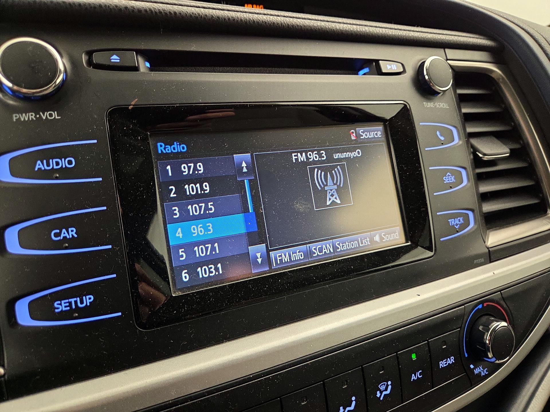 Thumbnail: 2018 Toyota Highlander - 15