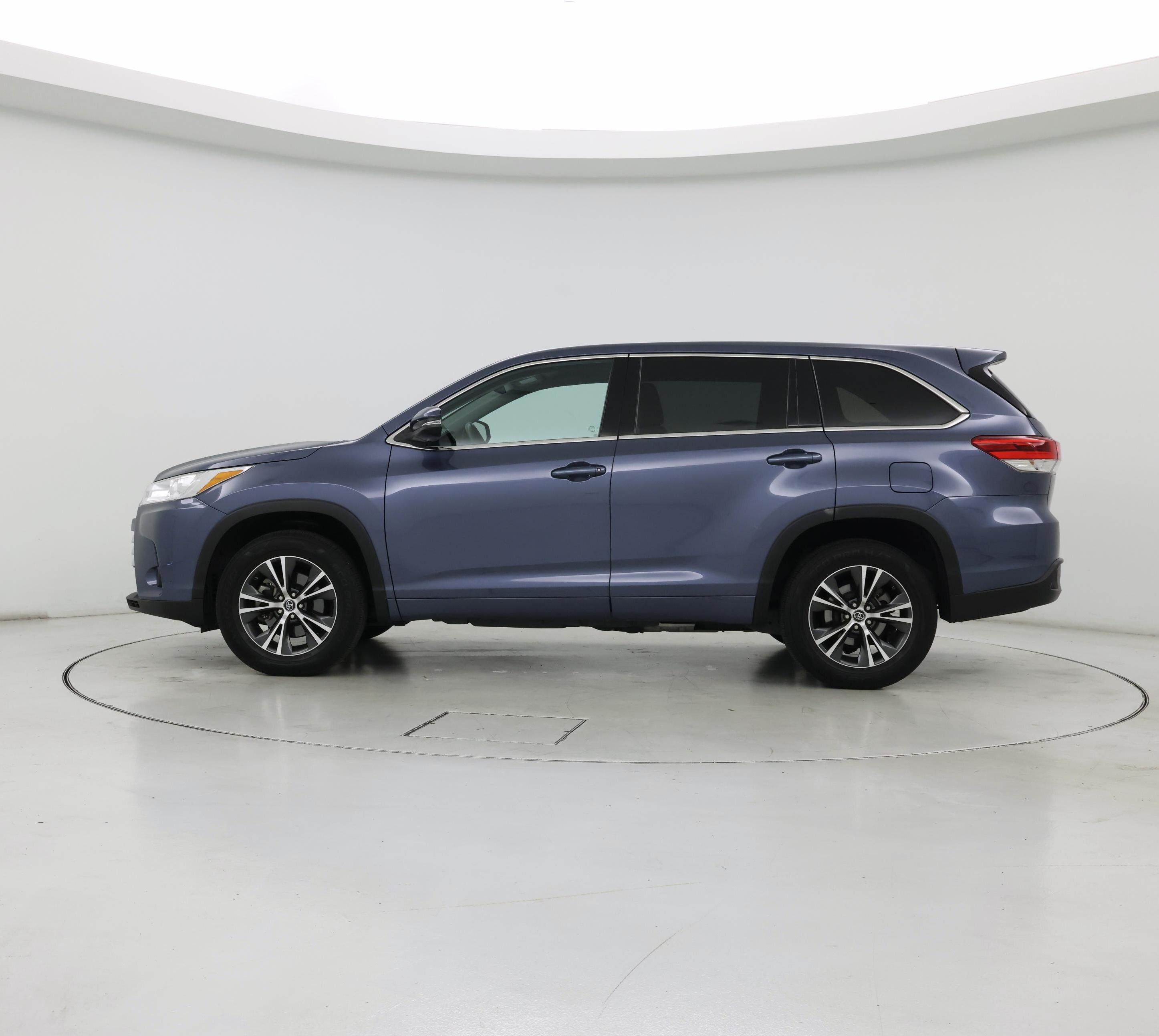 Thumbnail: 2018 Toyota Highlander - 3