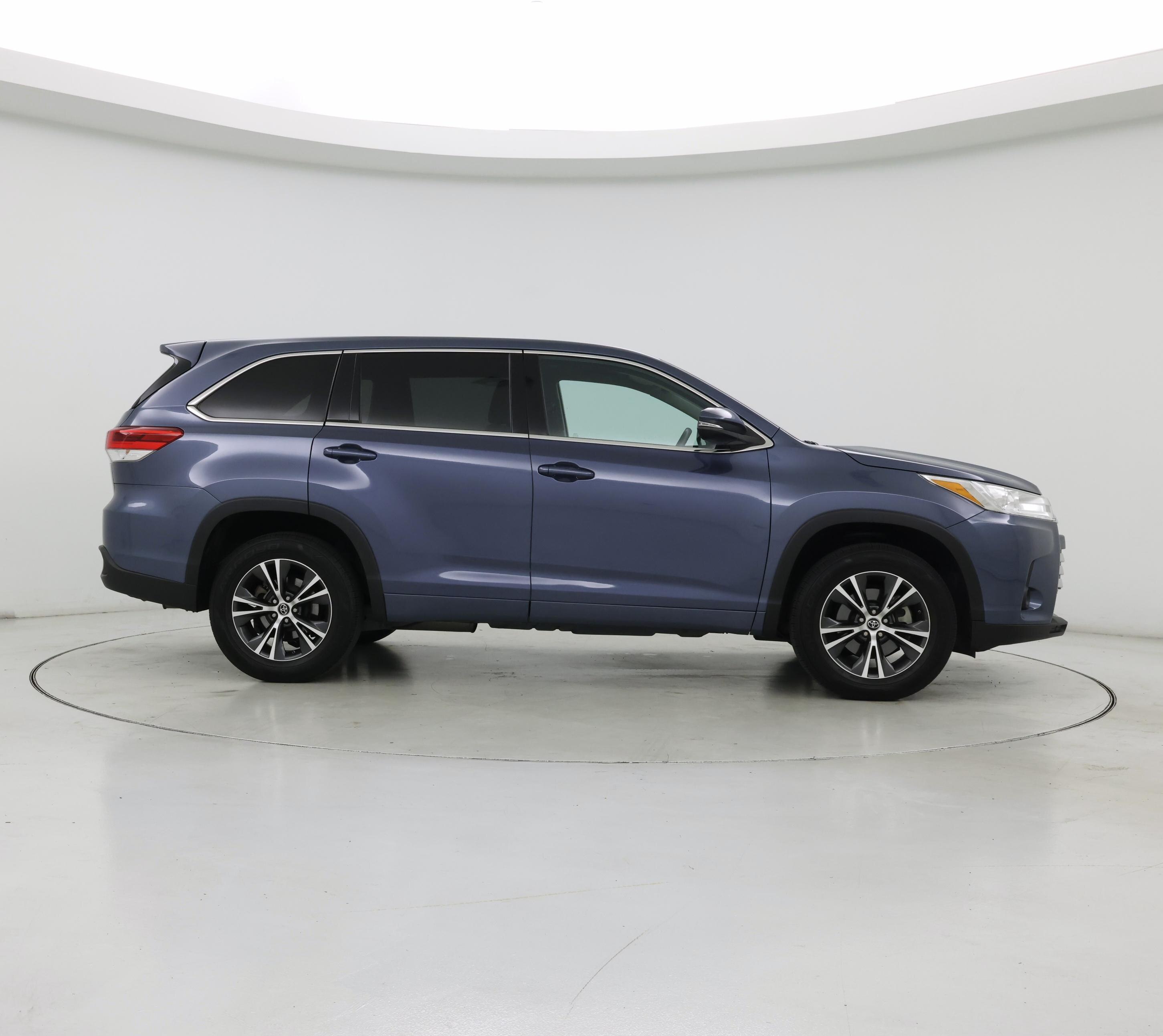 Thumbnail: 2018 Toyota Highlander - 7