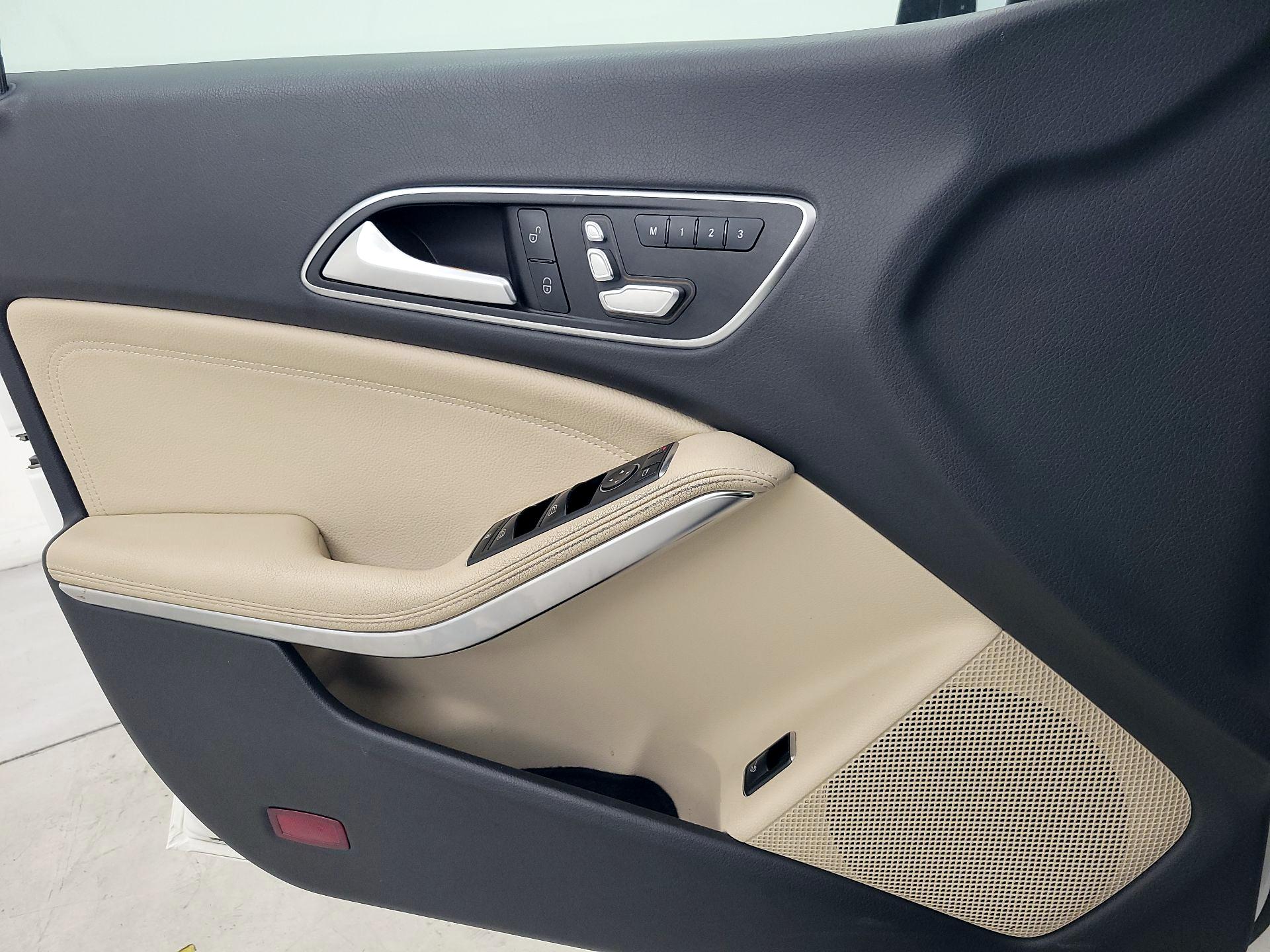 Thumbnail: 2019 Mercedes-Benz CLA - 12