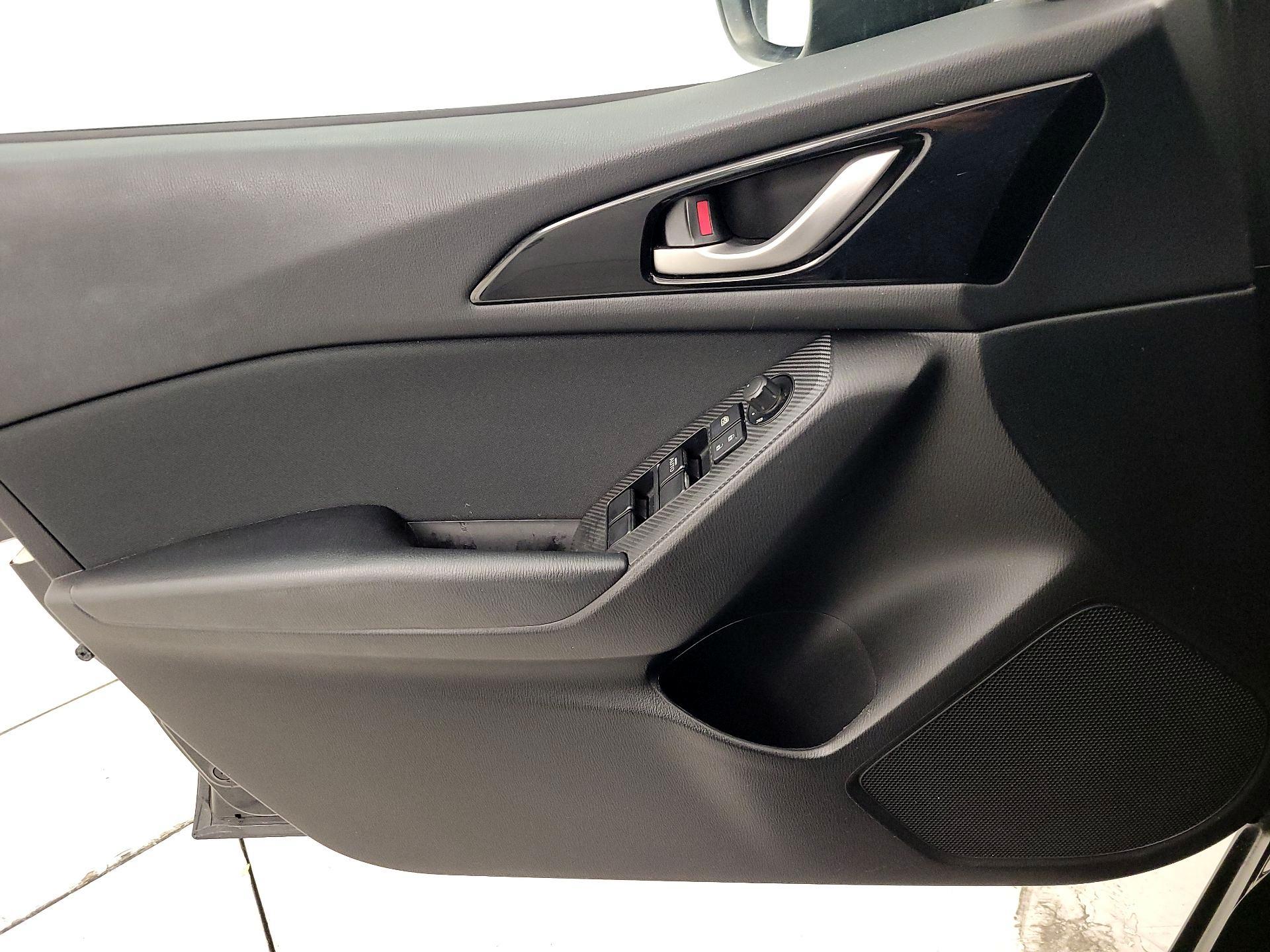 Thumbnail: 2016 Mazda Mazda3 - 12