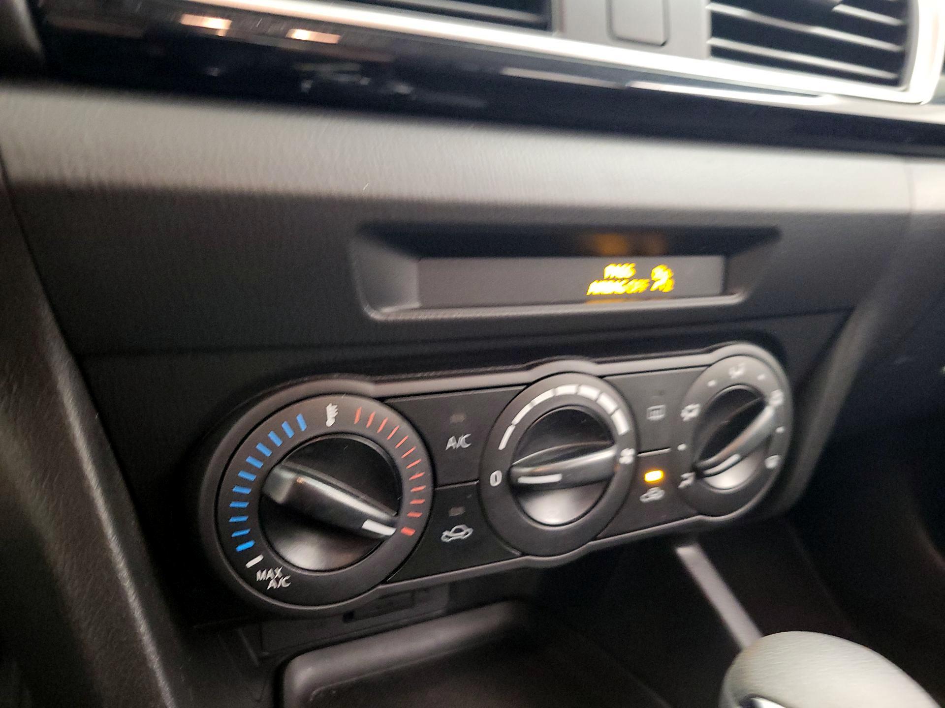 Thumbnail: 2016 Mazda Mazda3 - 16