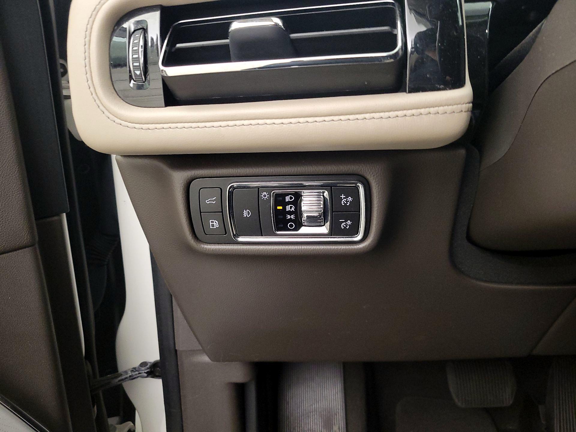 Thumbnail: 2022 Lincoln Aviator - 13