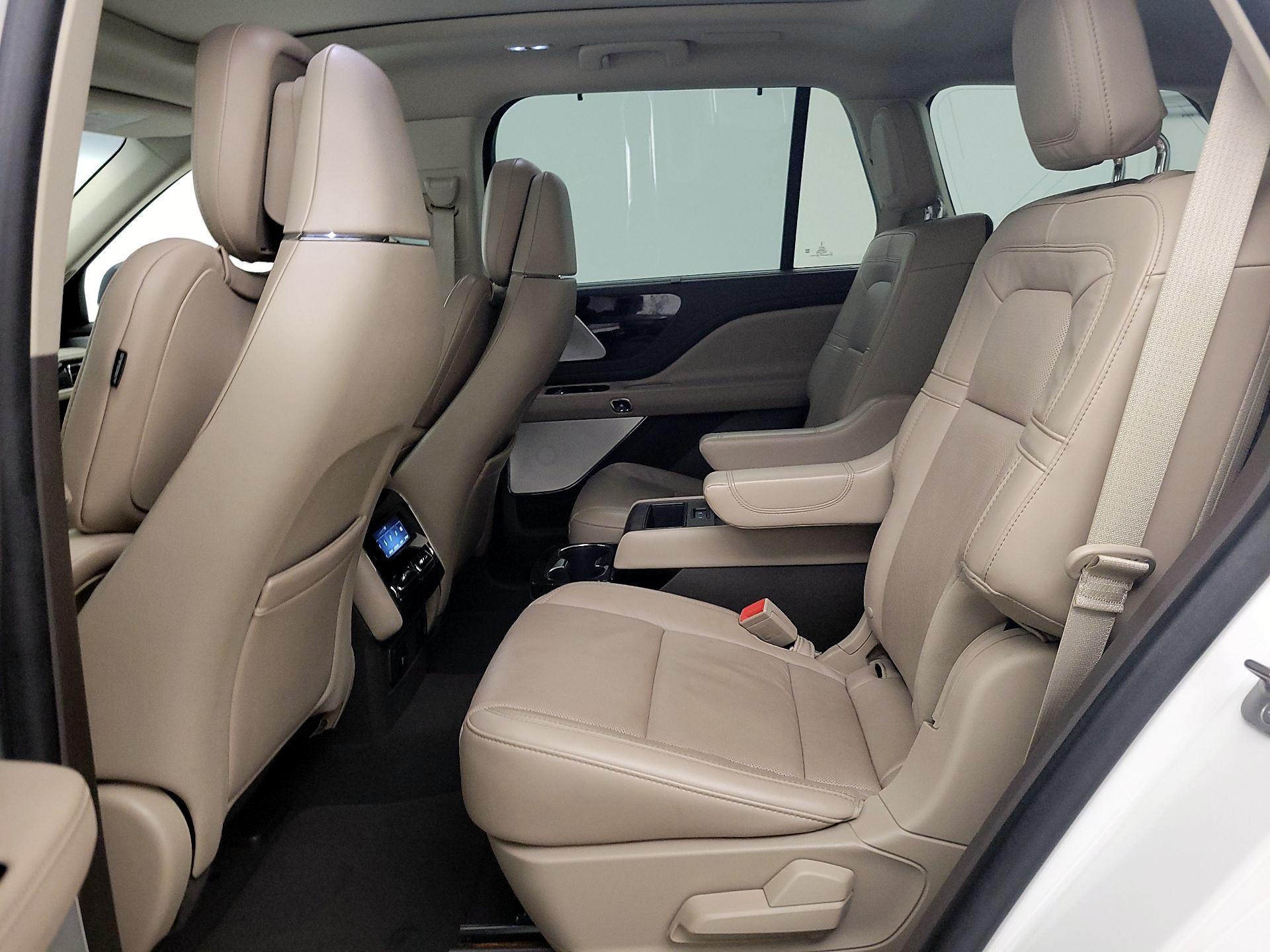 Thumbnail: 2022 Lincoln Aviator - 20