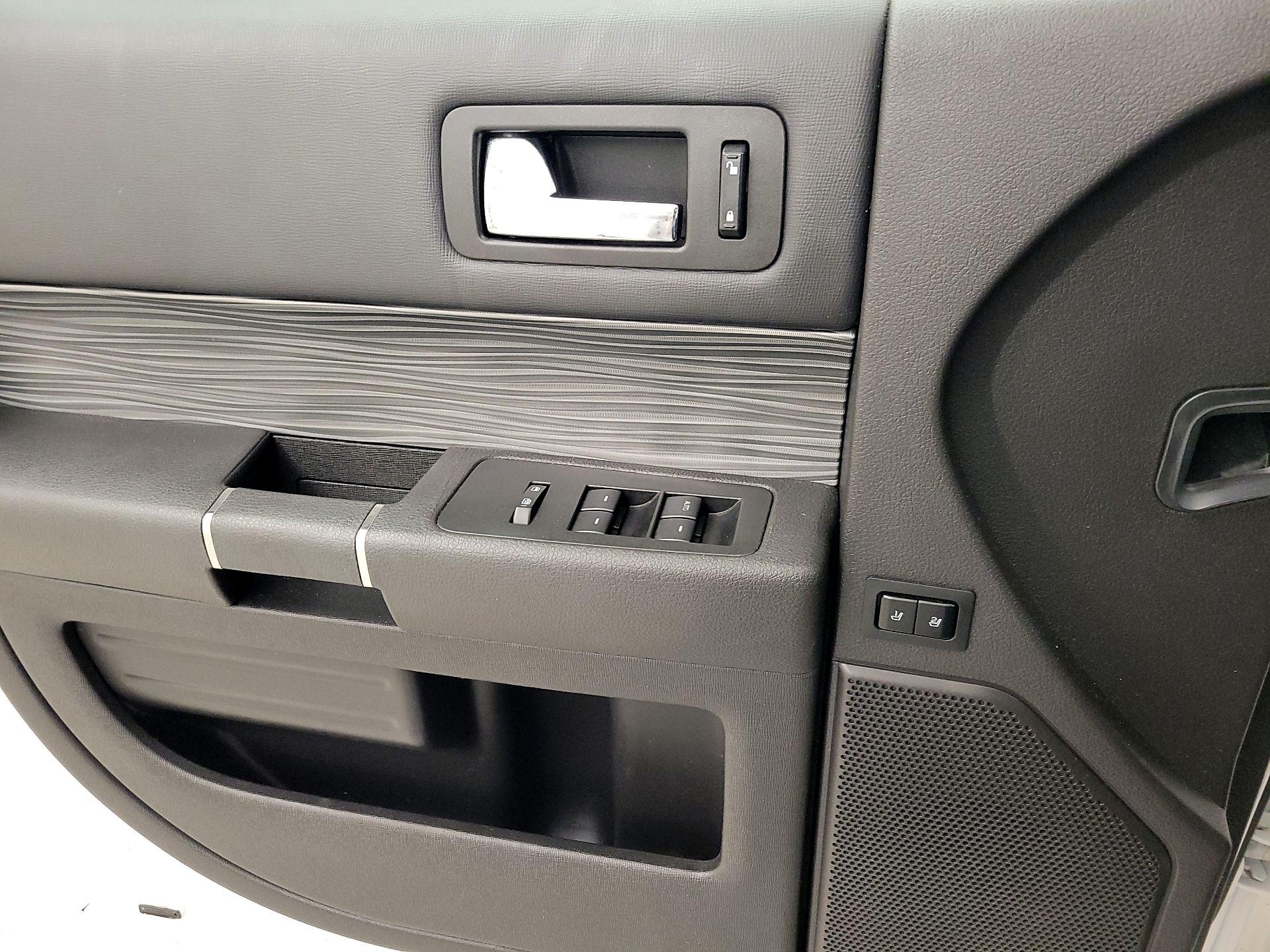 Thumbnail: 2019 Ford Flex - 12