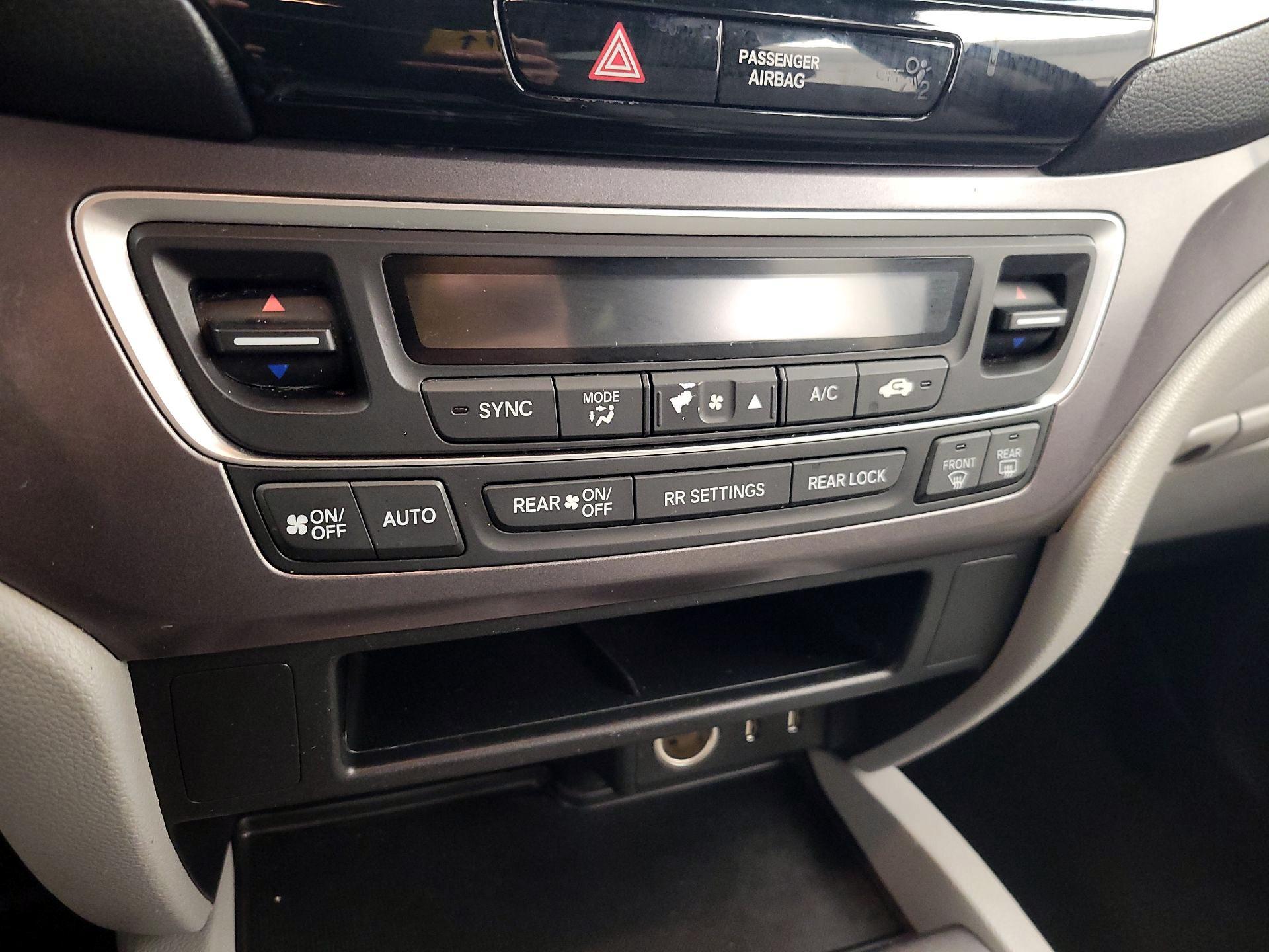 Thumbnail: 2016 Honda Pilot - 16