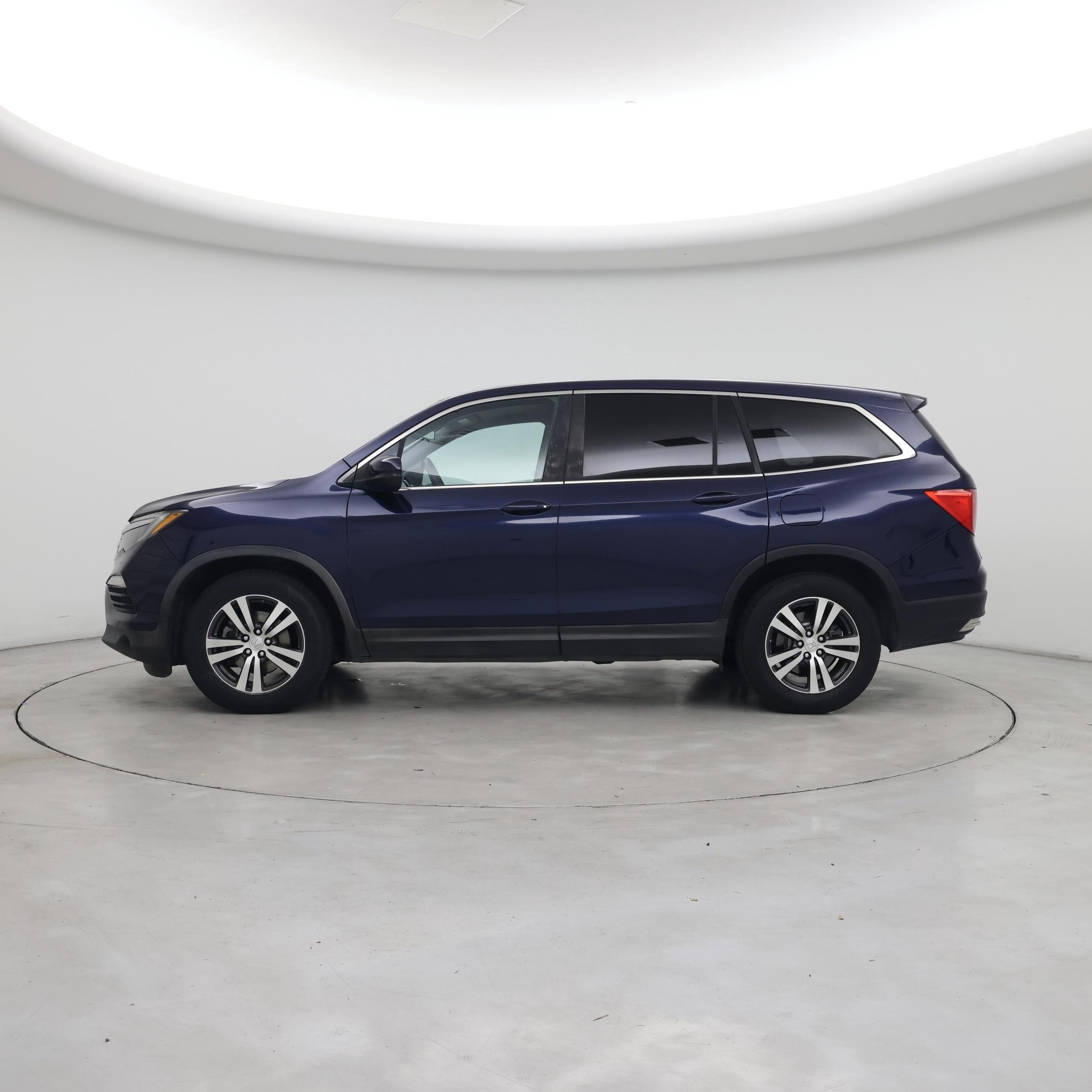 Thumbnail: 2016 Honda Pilot - 3