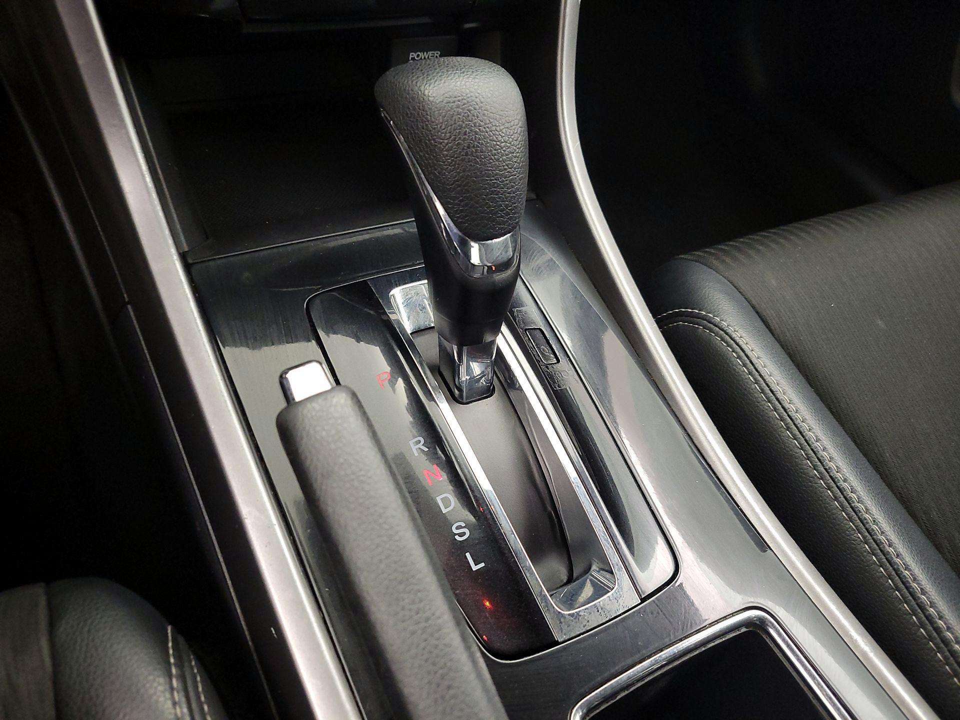 Thumbnail: 2017 Honda Accord - 17