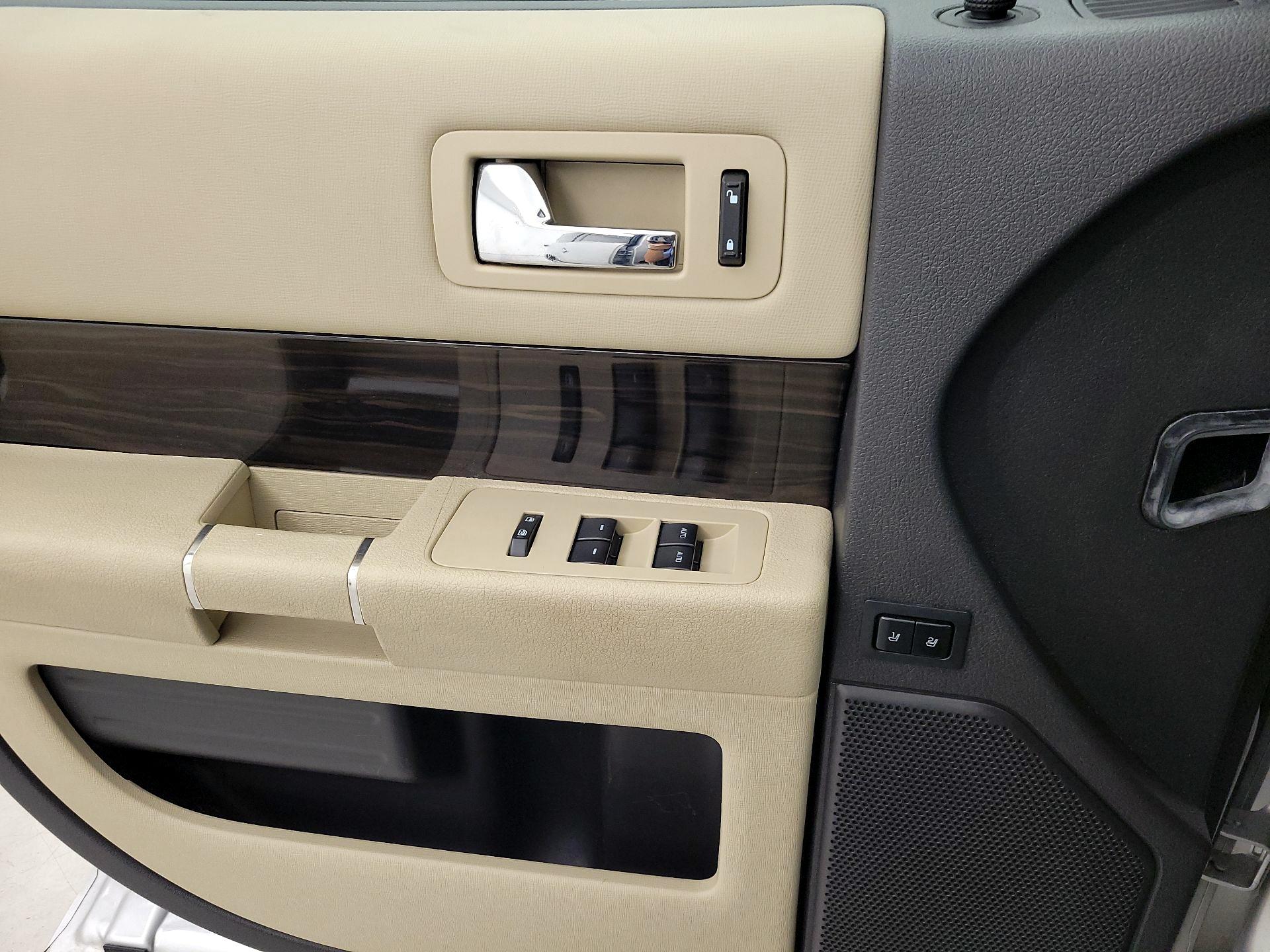 Thumbnail: 2017 Ford Flex - 12