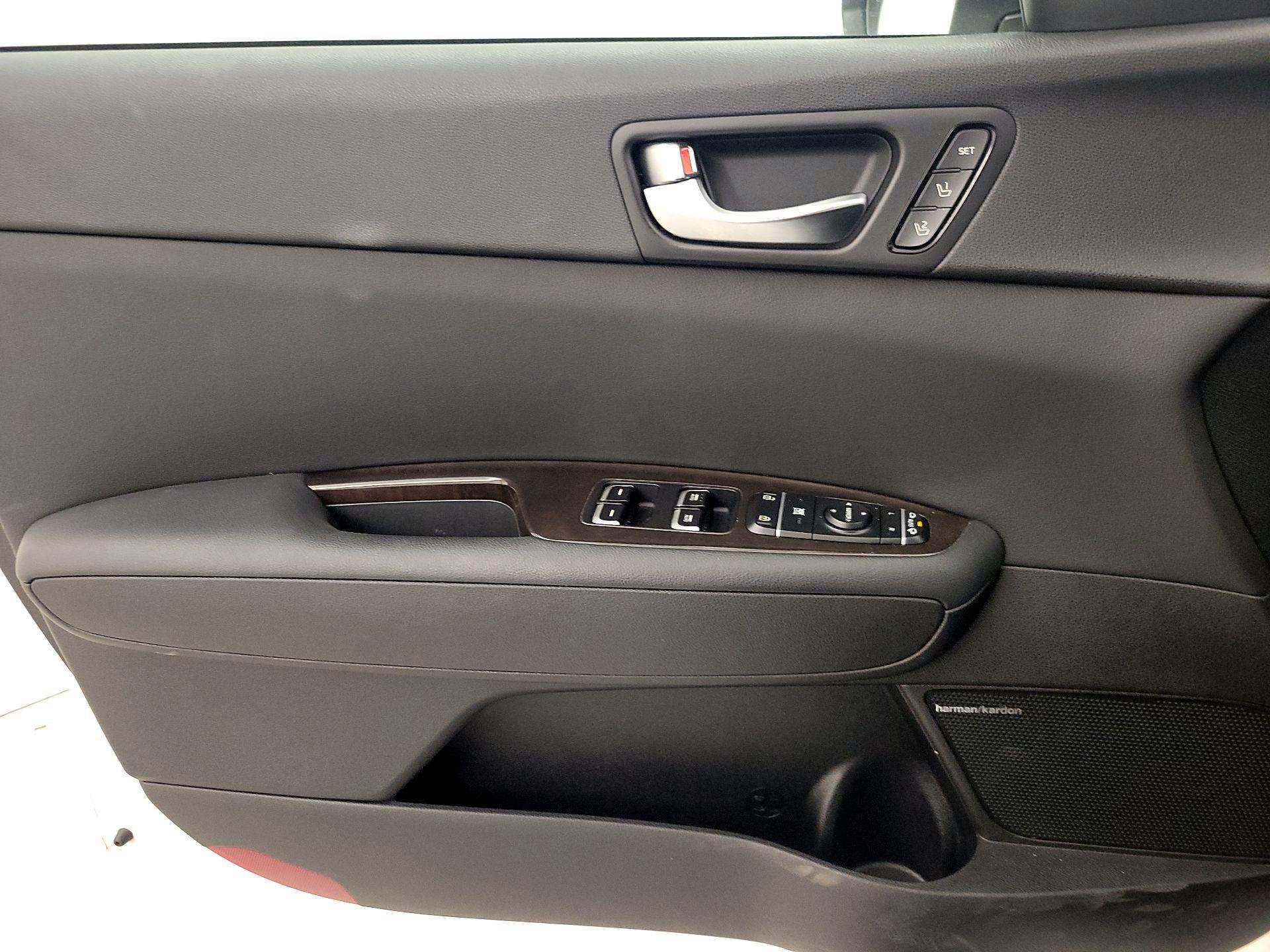 Thumbnail: 2017 Kia Optima - 12